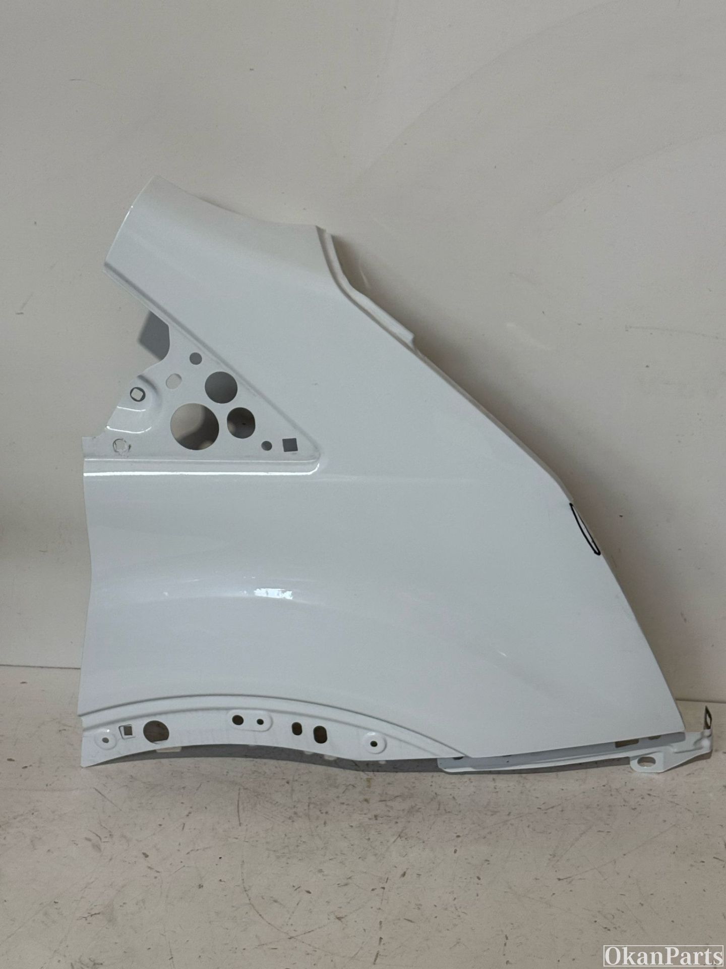Panneau latéral droit du Ford Transit, panneau avant droit