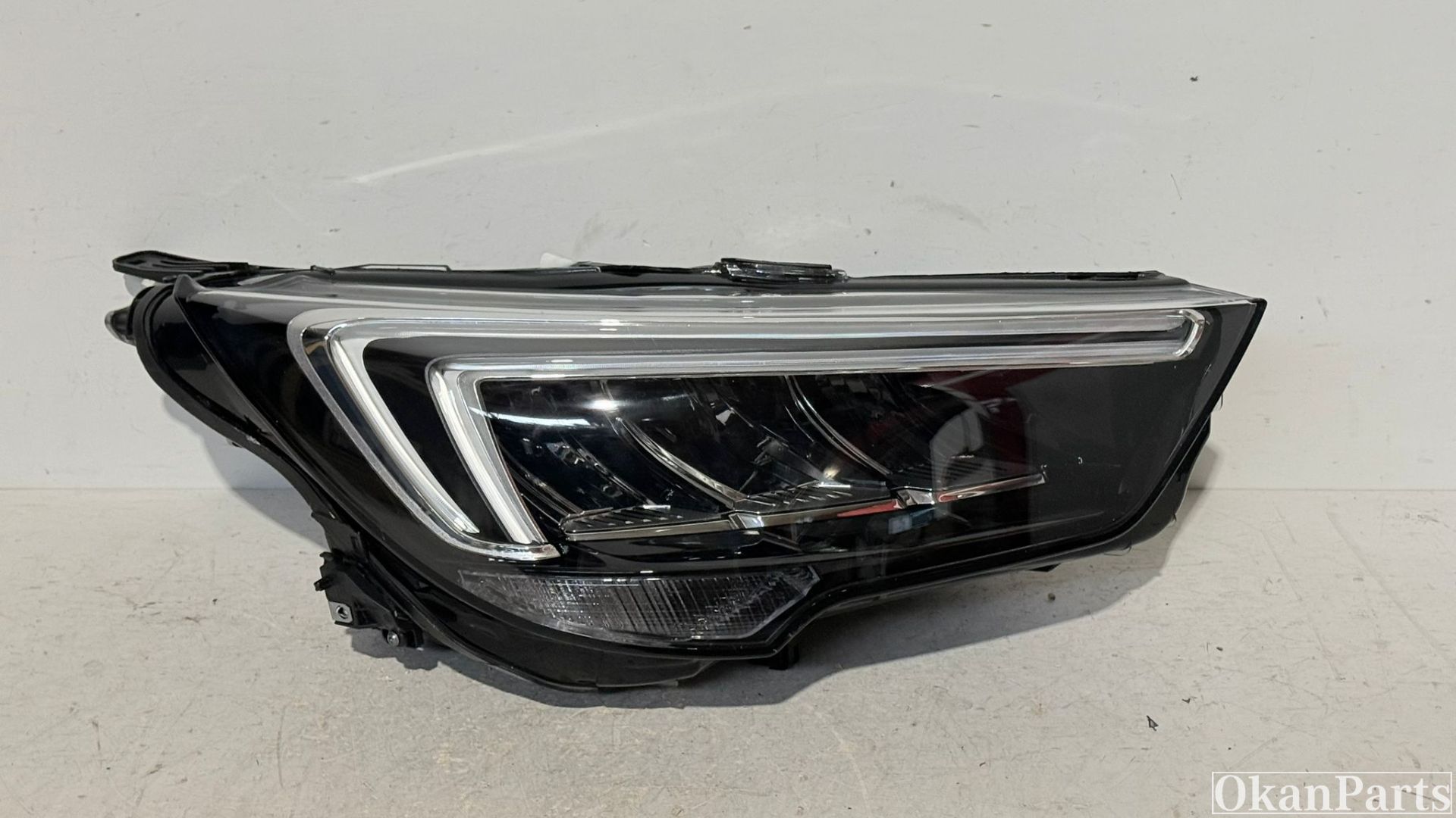Phare droit à LED Opel Crossland X
