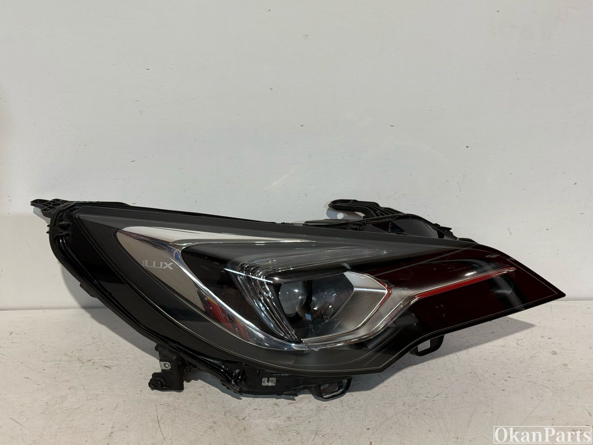 Phare droit LED LUX Opel Astra K 39111150