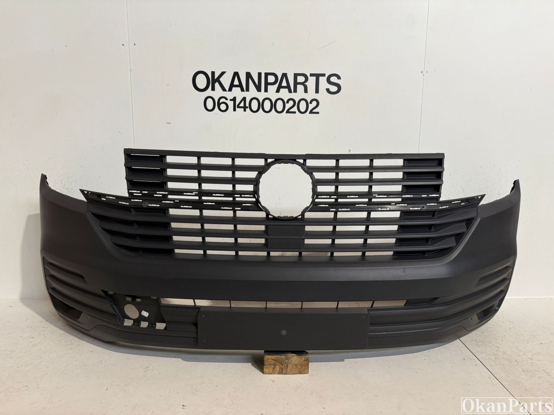 Volkswagen Transporter T6.1 Frontstoßstange 7LA807221B