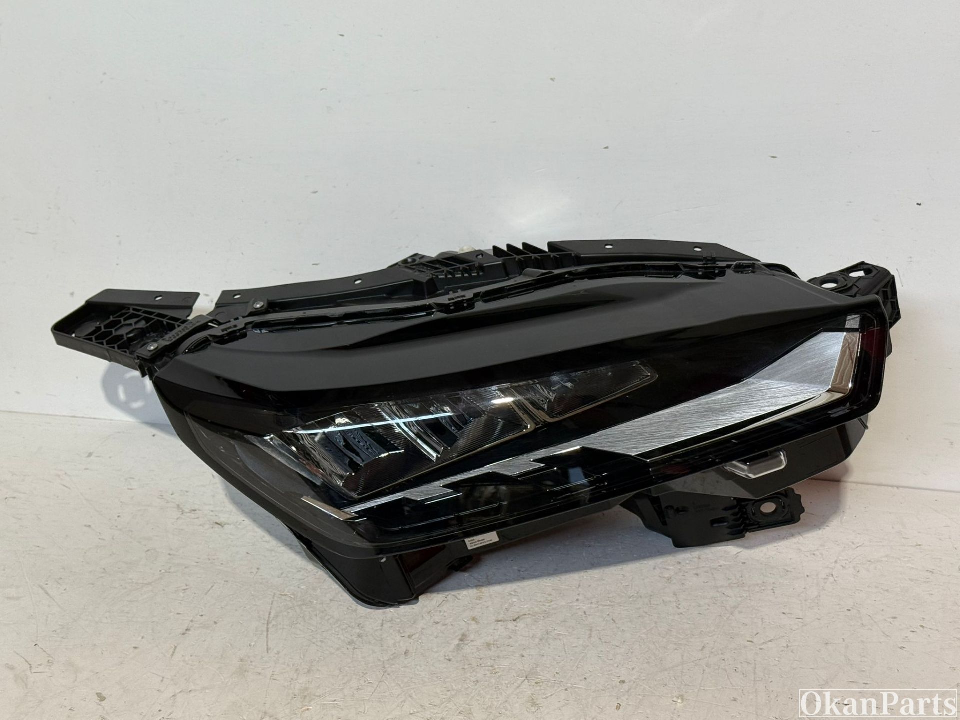 Phare droit à LED Peugeot 3008 III 9862665080
