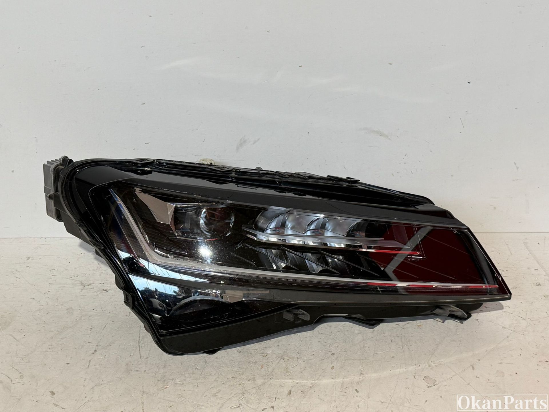 Skoda SuperB III LED Scheinwerfer rechts 3V1941016D