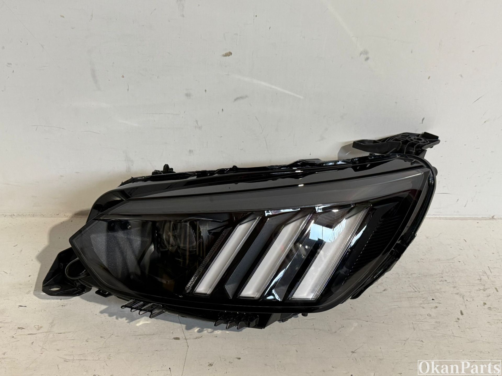 Peugeot 208 II 2008 II LED Scheinwerfer links links