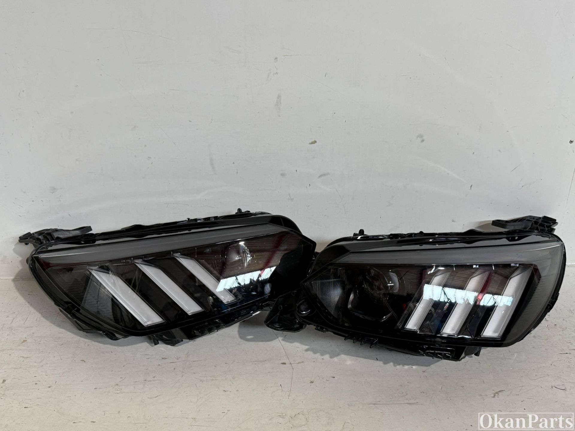 Peugeot 208 II 2008 II LED Scheinwerfer links rechts
