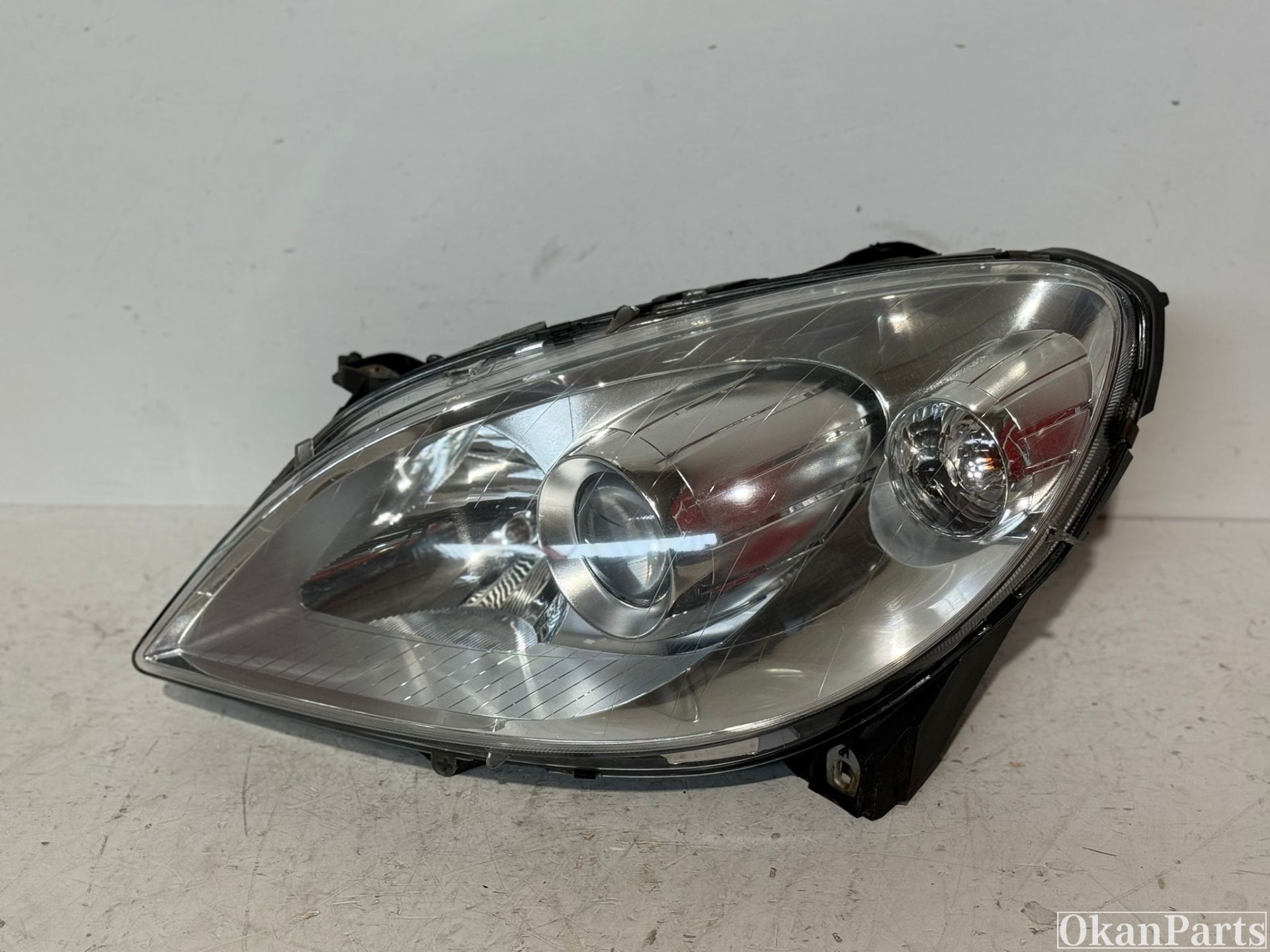Mercedes-Benz B-Klasse W245 linker Scheinwerfer A1698207761