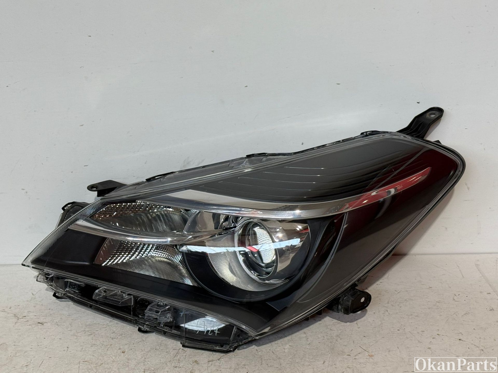 Toyota Yaris linker Scheinwerfer links