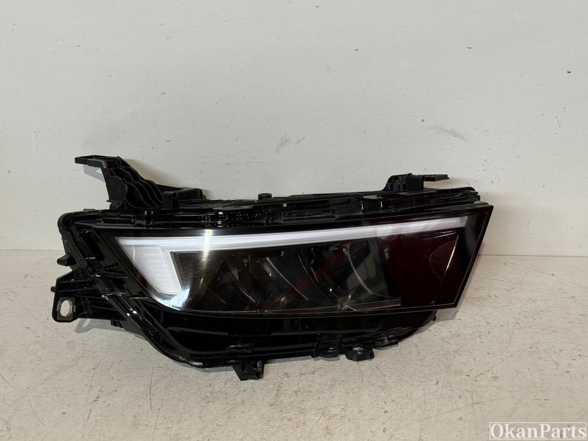 Opel Astra L LED right headlight right 9858777180