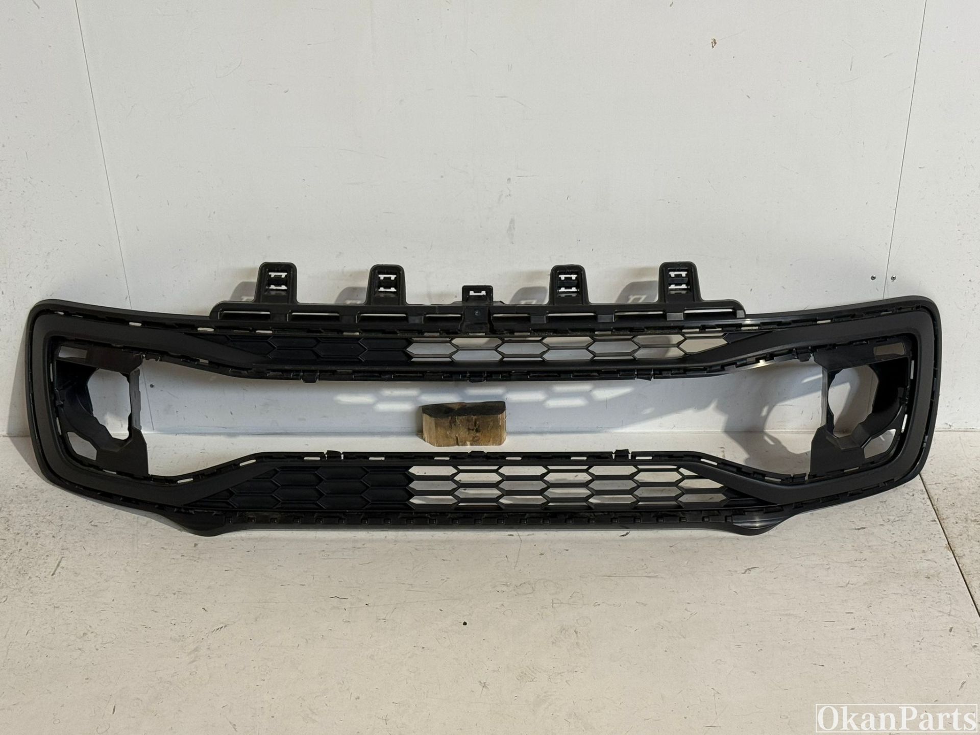 Calandre centrale relookée VW Volkswagen Up Up! 1S0853677F