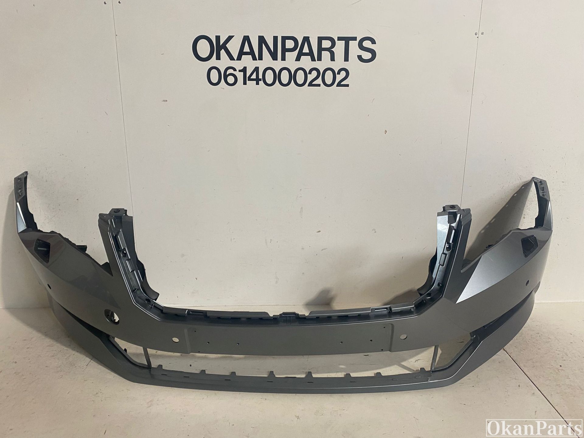 Pare-chocs avant Skoda Superb III 3V0807221