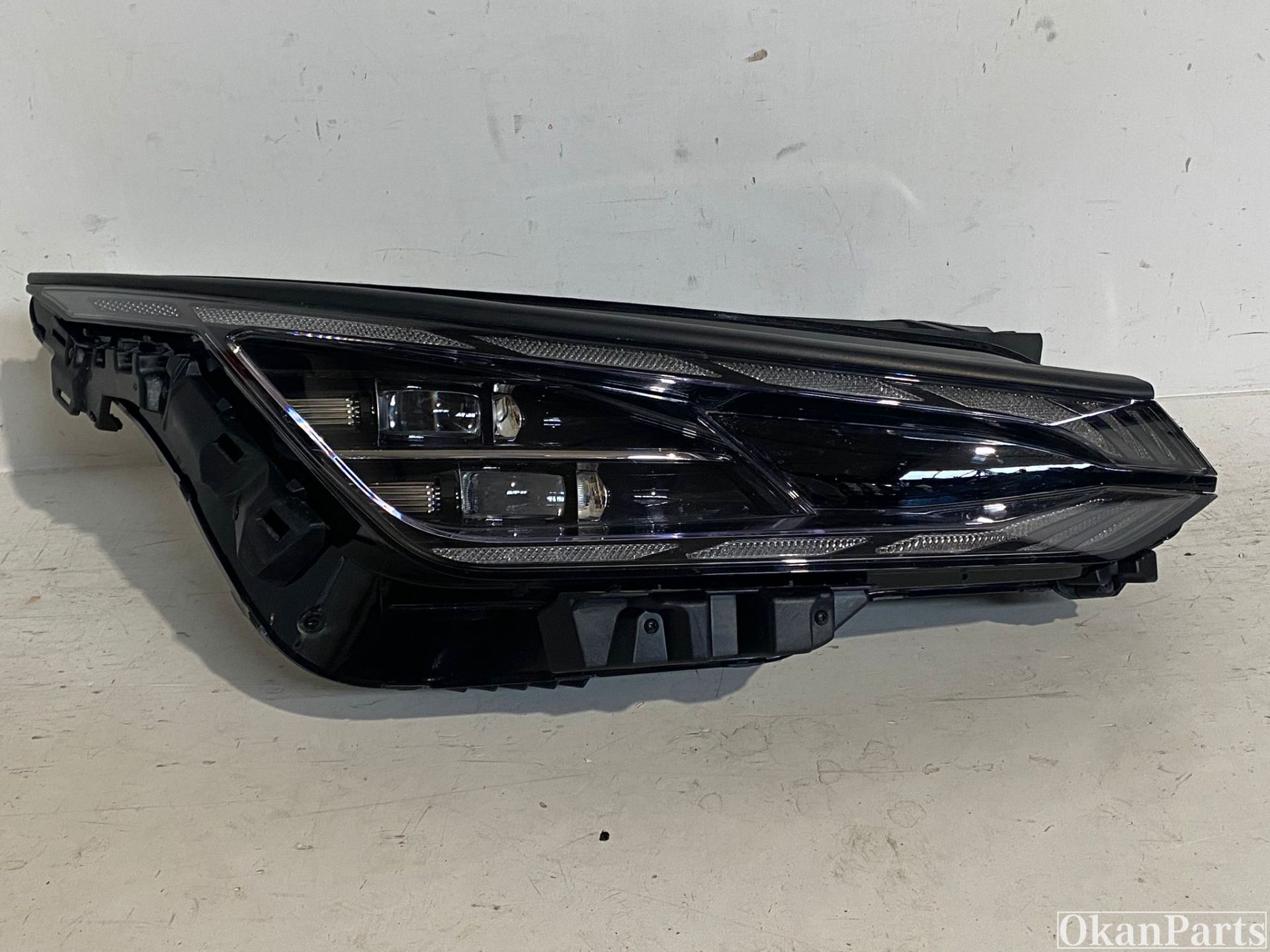 Kia EV6 LED right Headlight right 92102CV110