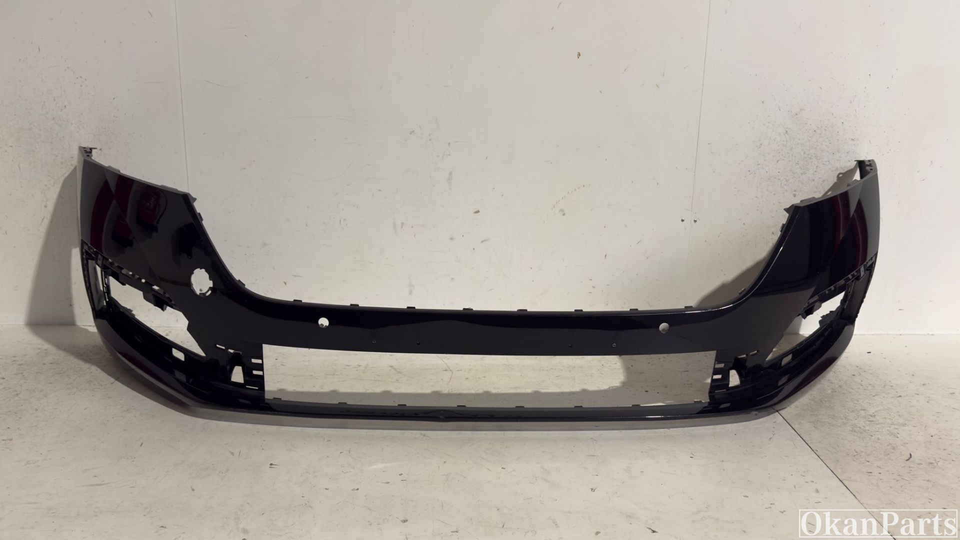Pare-chocs avant Skoda Octavia IV 5E3807221
