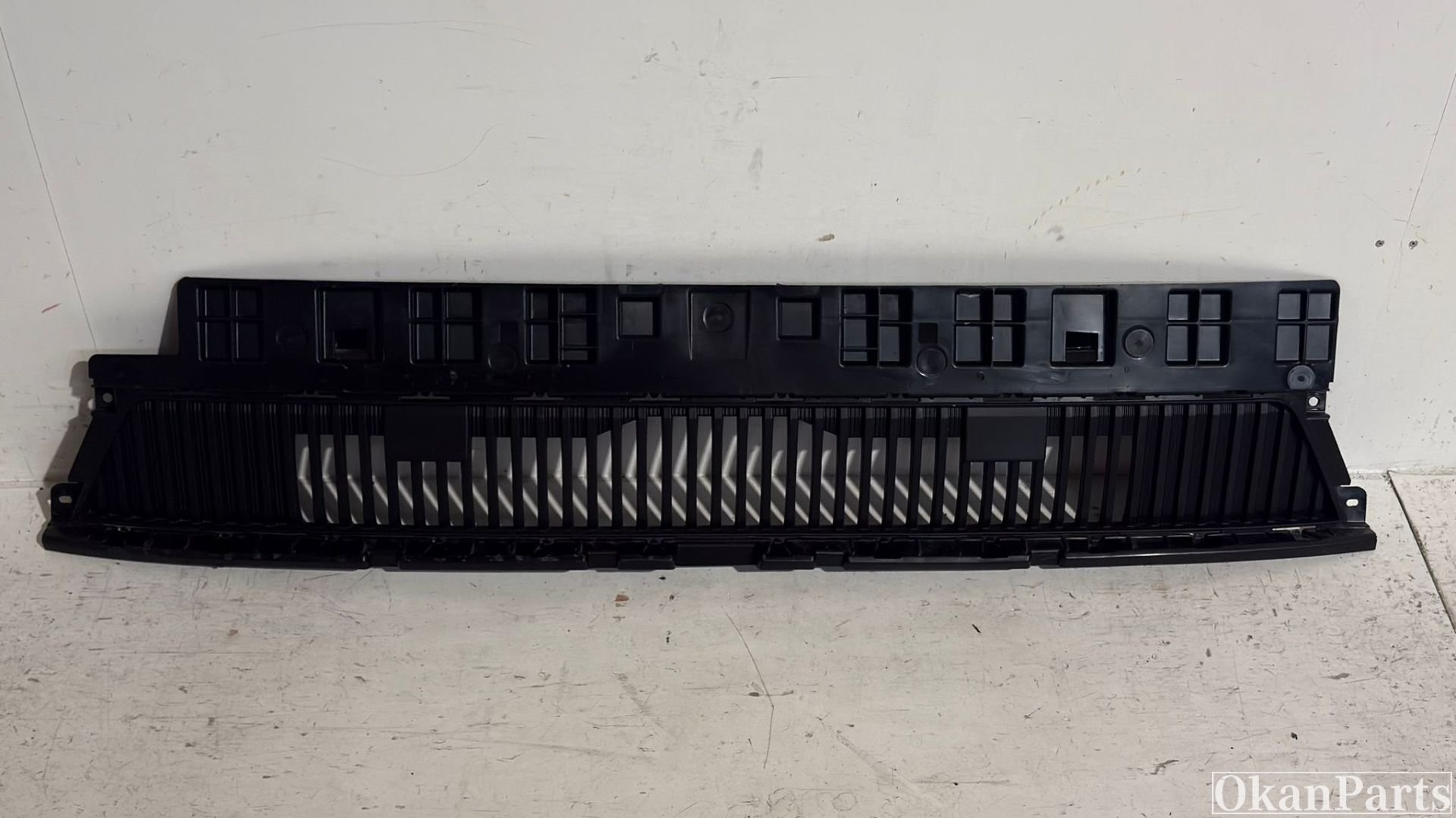 Renault Master IV onder Grille 622541366R