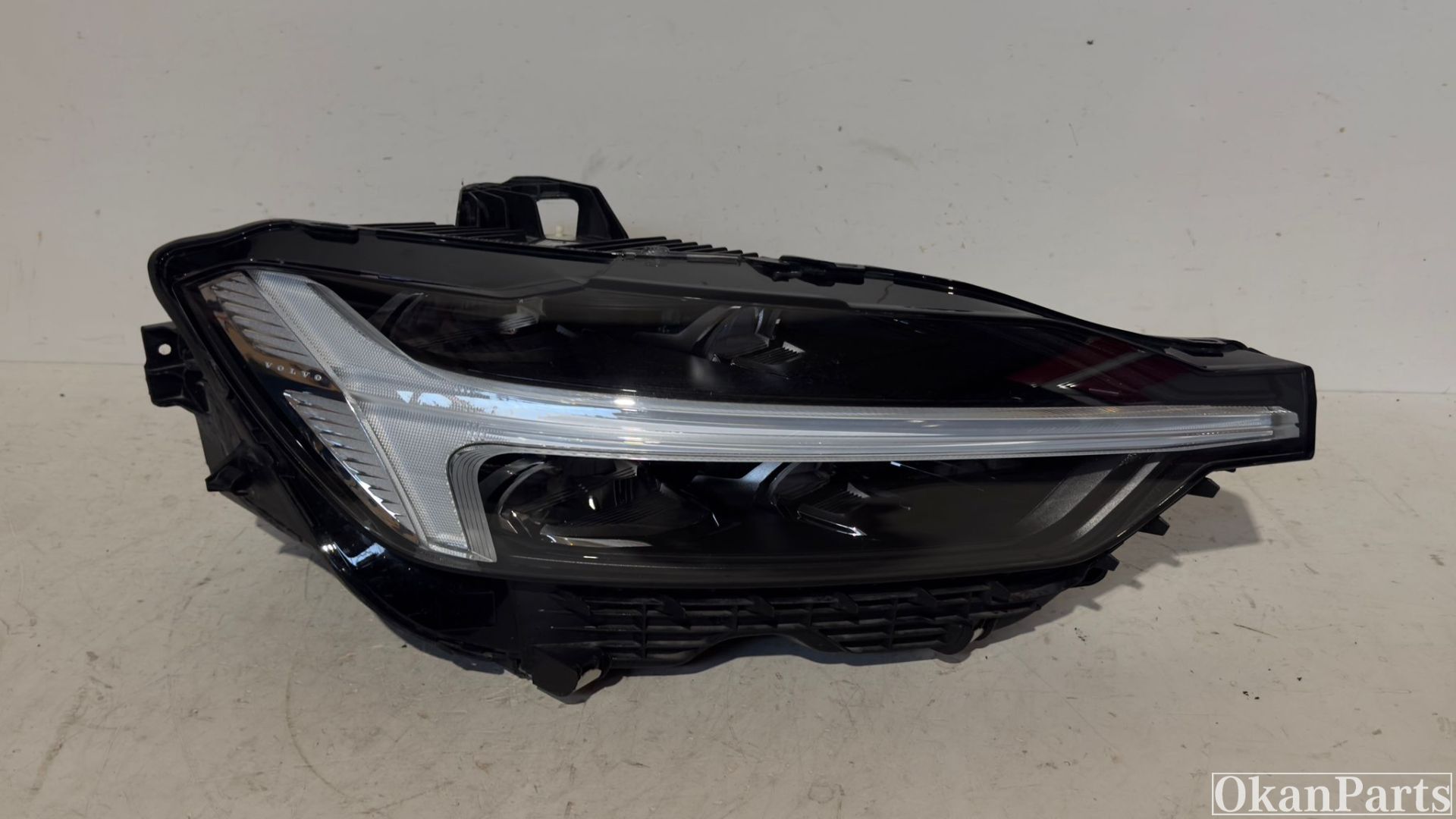 Volvo XC60 II Facelift LED rechter koplamp rechts 32404706