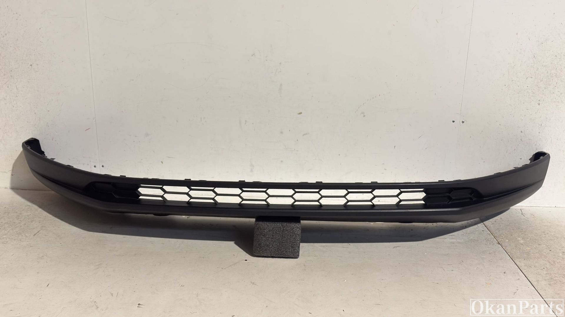 Skoda Karoq voor bumperspoiler 57A807061