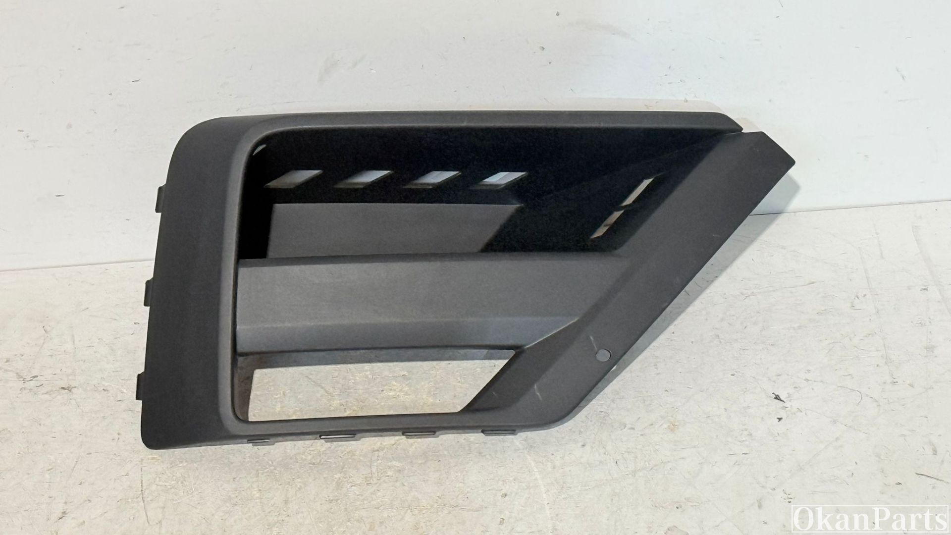 Volkswagen Crafter Fog lamp cover plate right 7C0853666C