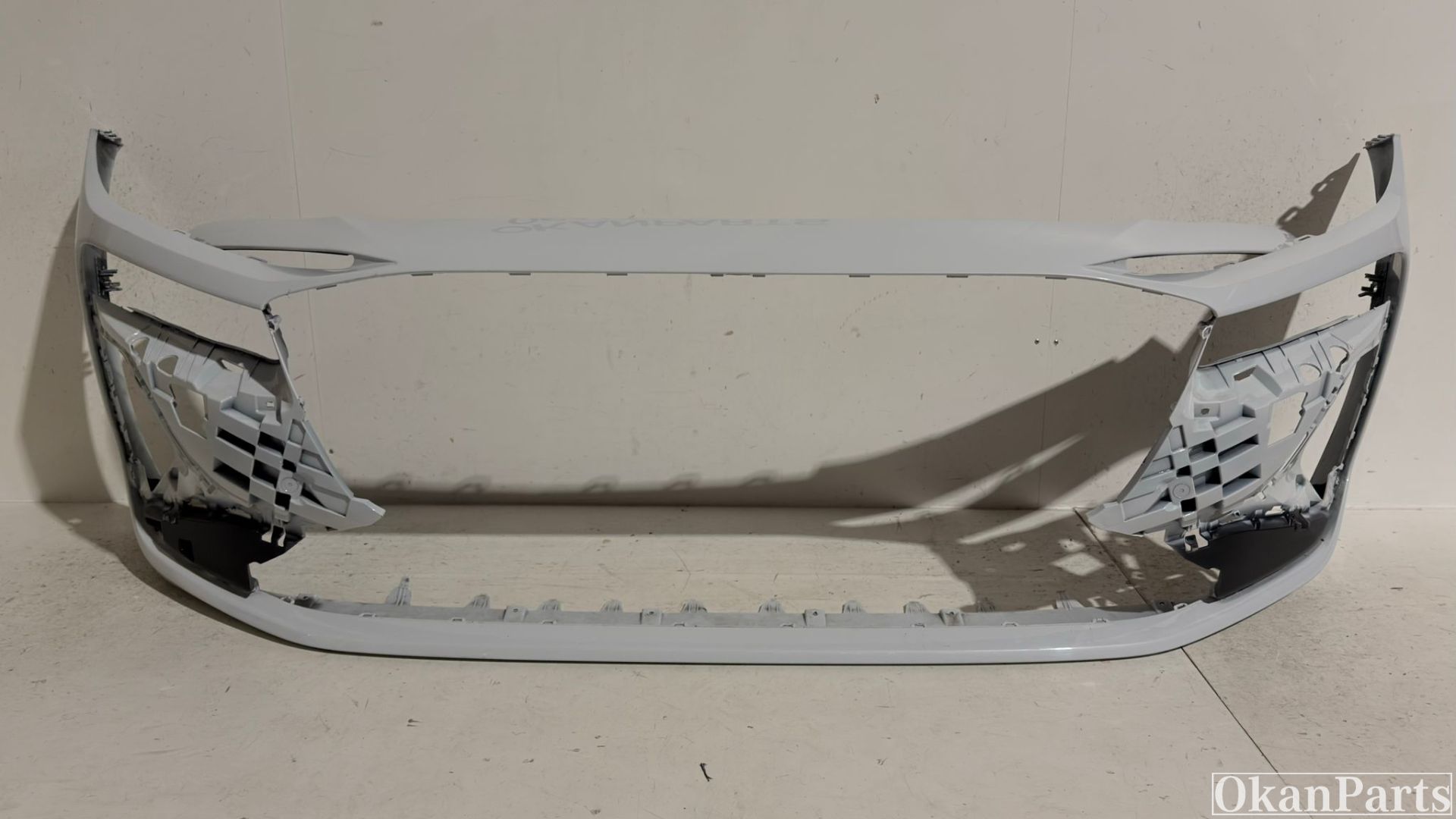 Audi A6 e-Tron 85E Frontstoßstange 85E807437