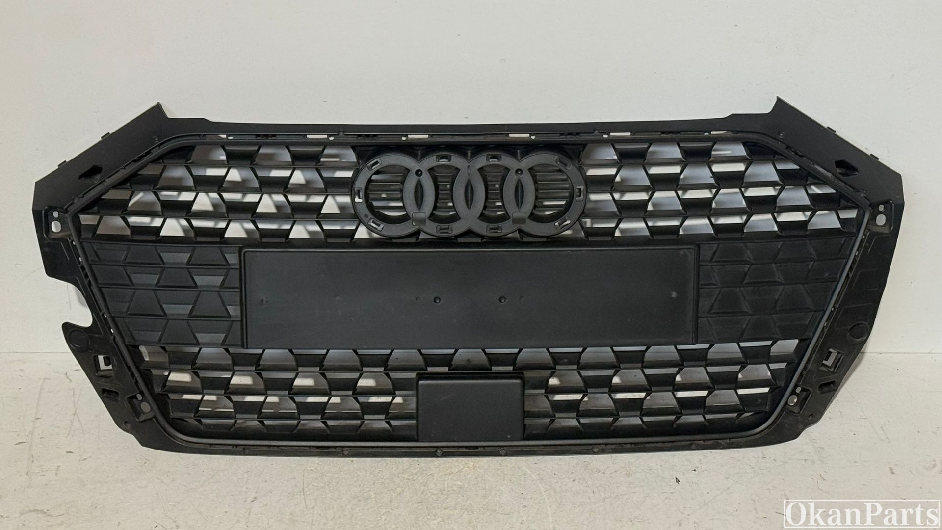 Audi A1 82A Kühlergrill 82A853653A