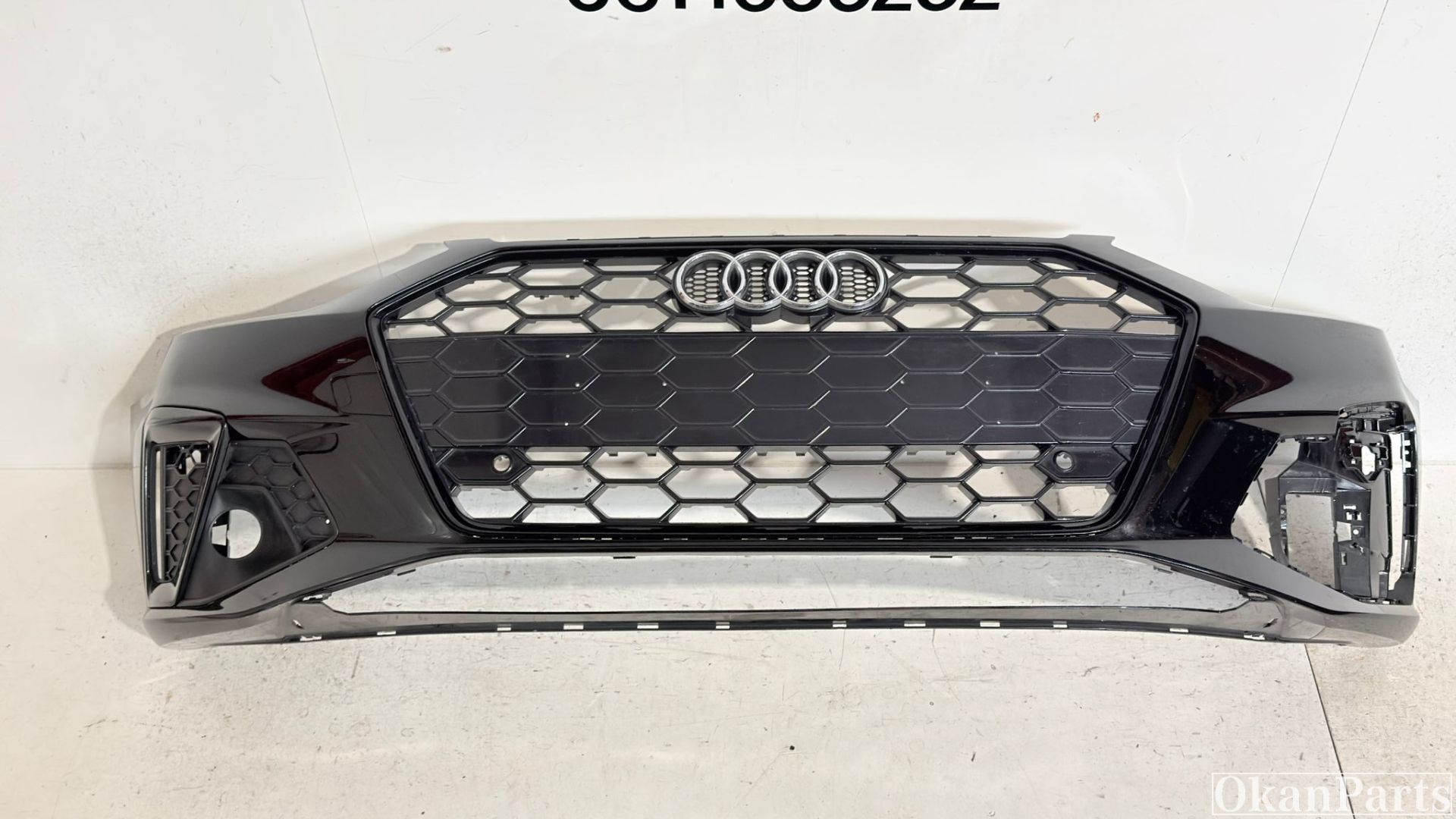 Audi A4 S-line facelift voorbumper 8W0807437AQ