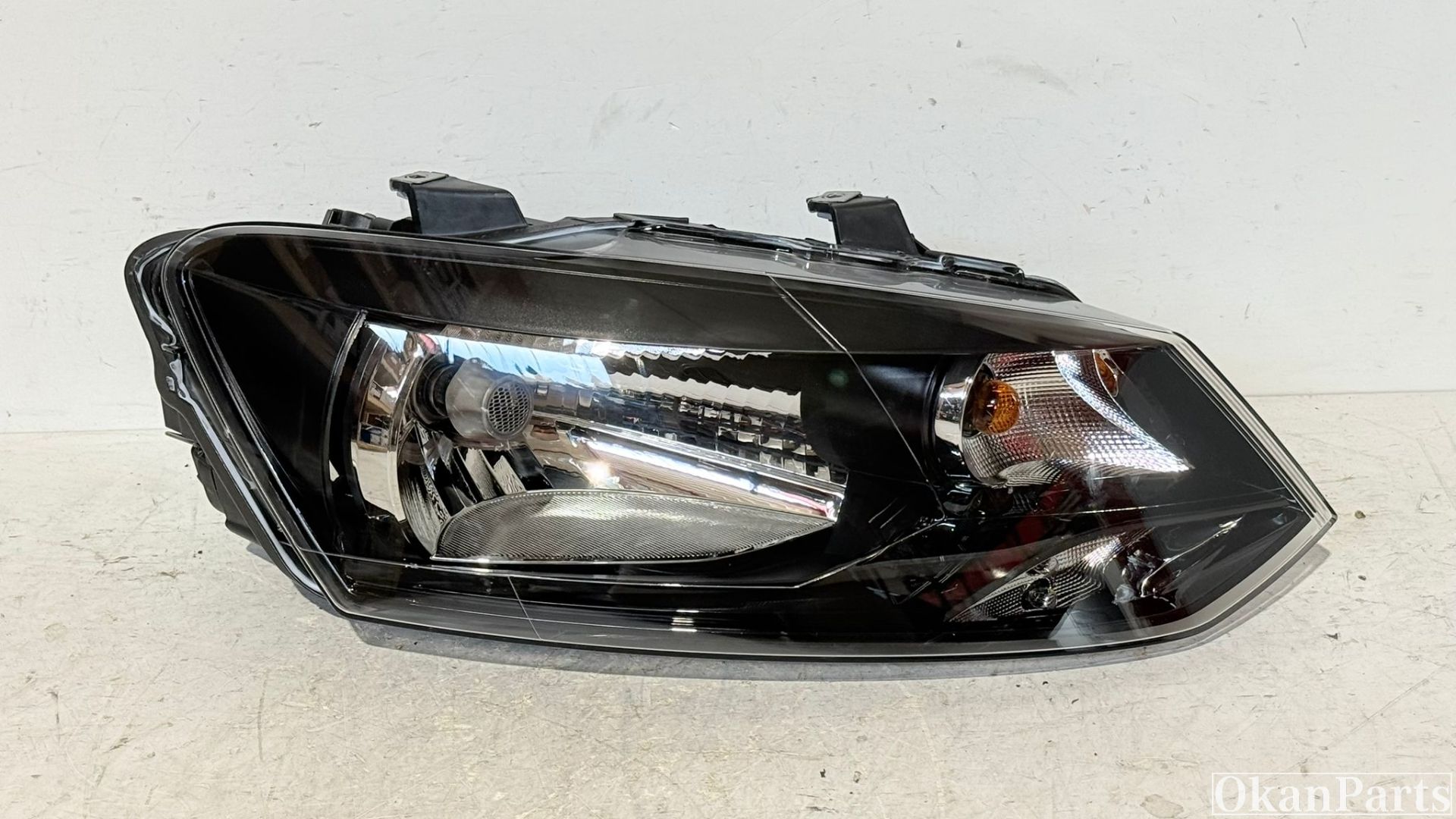 Phare droit Volkswagen Polo 6R 6R1941016E