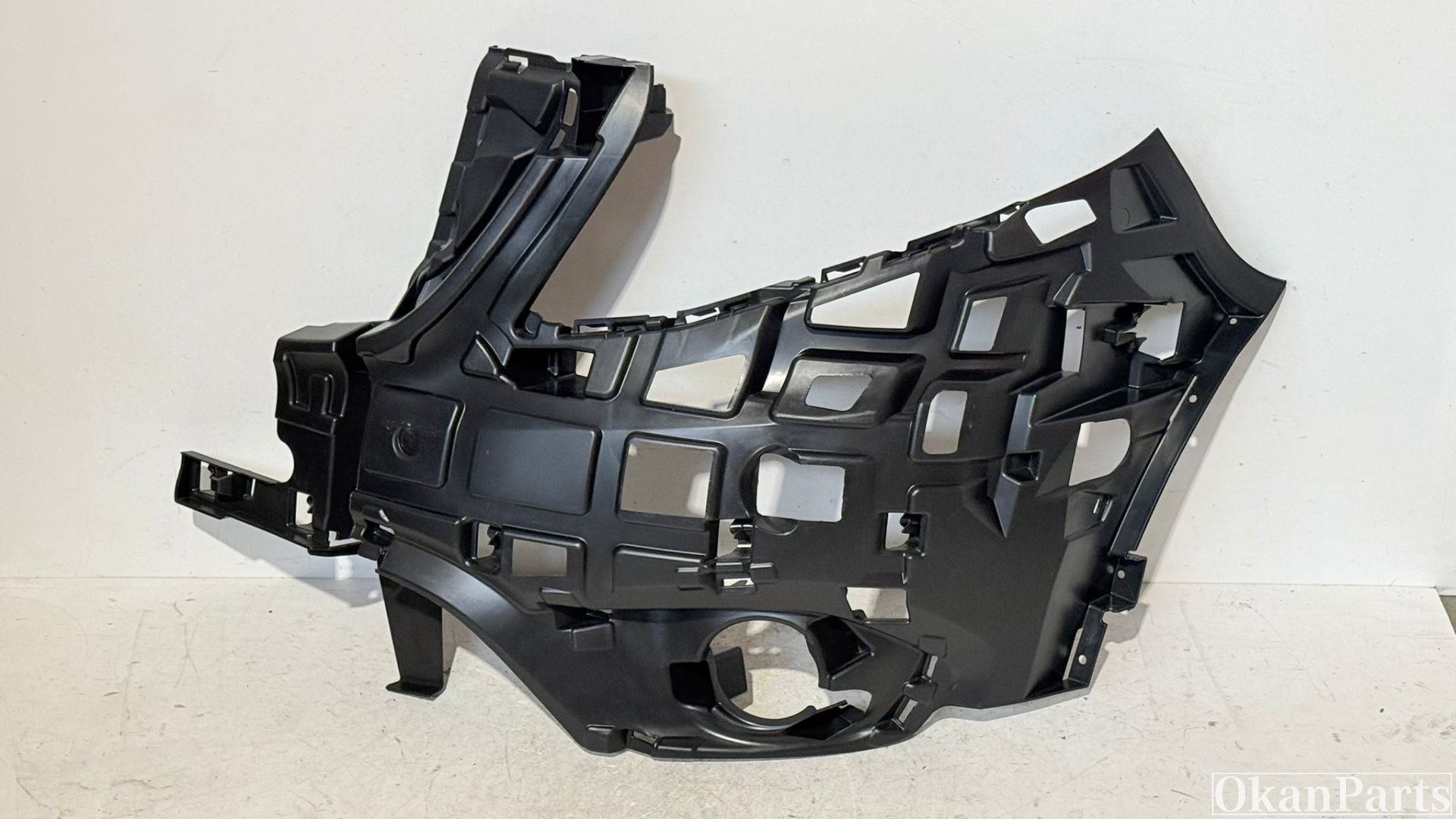 Mercedes Vito W447 left front bumper support left A4478800601