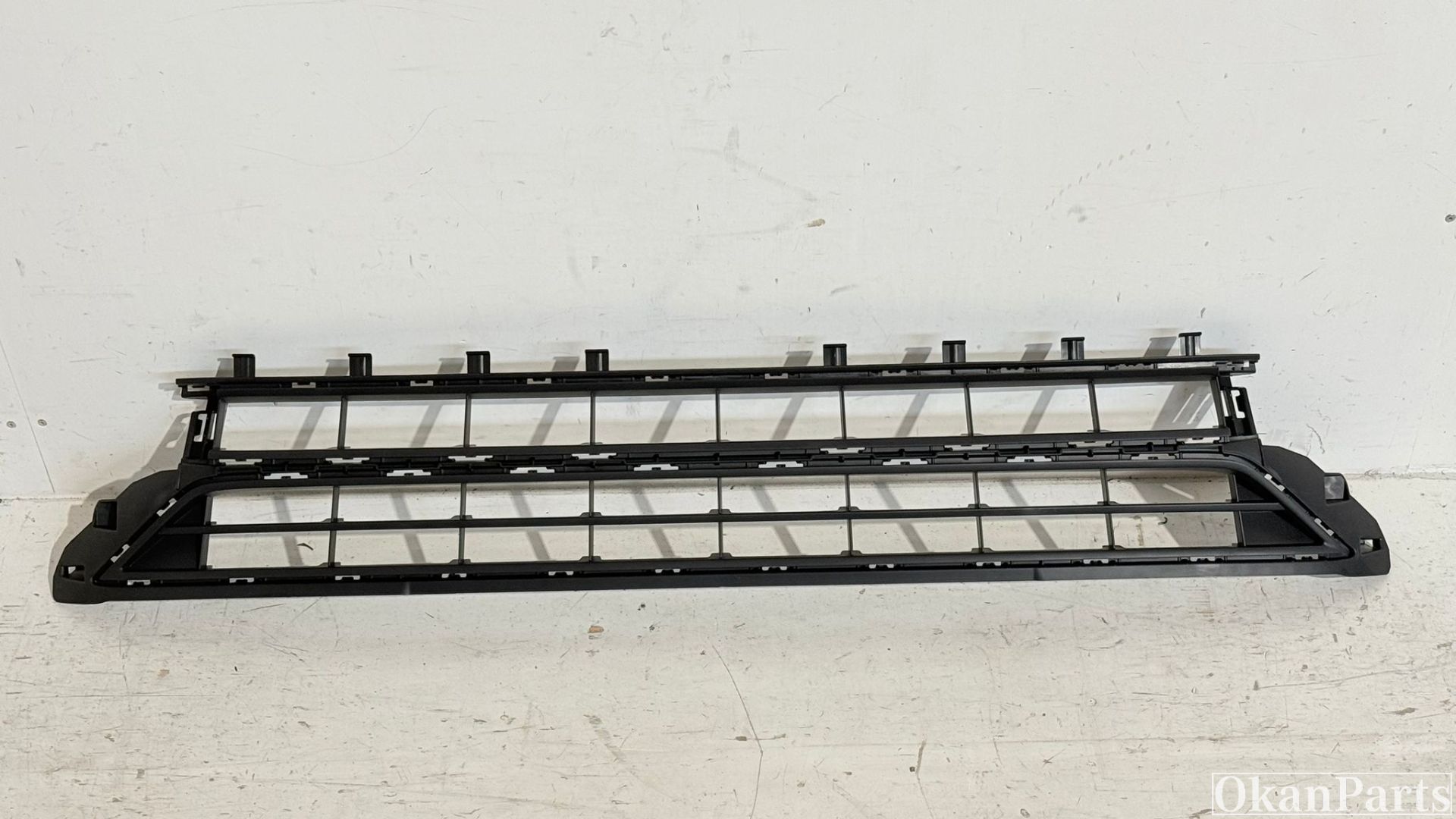 Volkswagen Polo 2G onder Grille 2GS853677