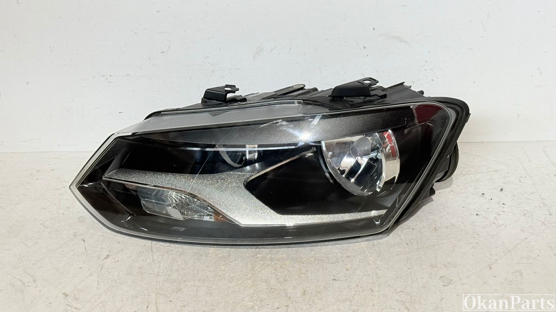 Volkswagen Polo 6R left headlight 6R1941007F