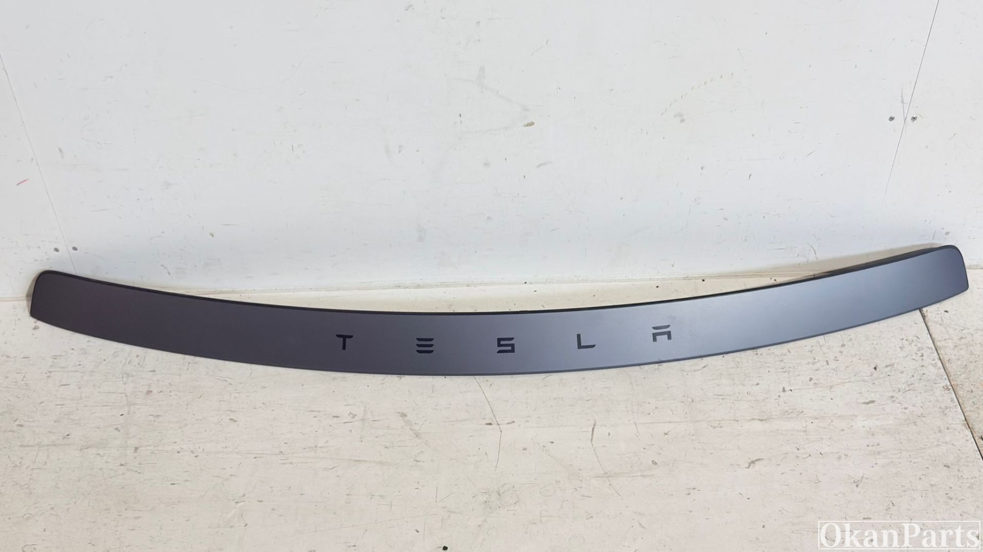 Tesla Model Y Facelift achterklep lijst 2119735-00-B