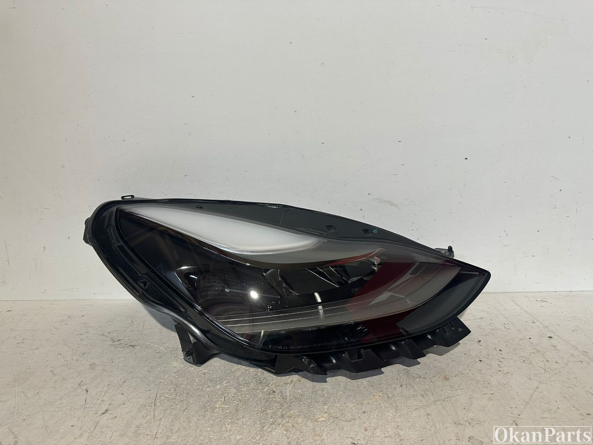 Tesla Model 3 Model Y LED right headlight right 151495320E