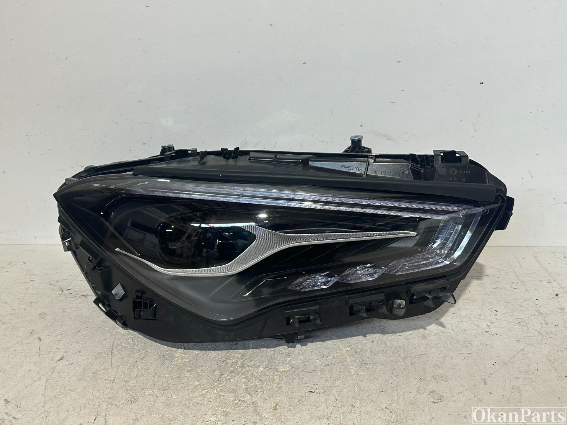 Phare LED droit Mercedes CLA W118 Facelift A1189068601