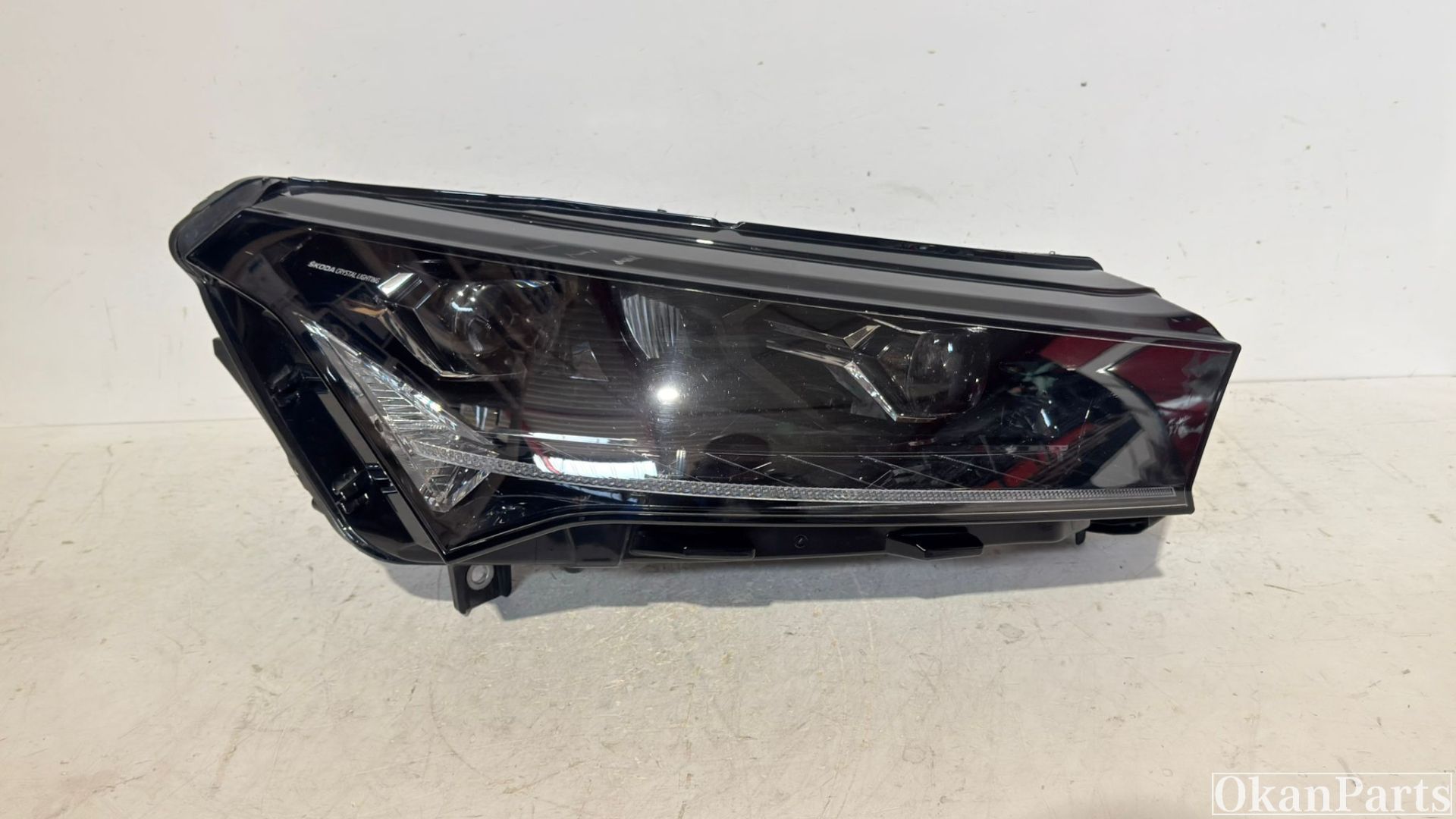 Skoda Enyaq iV LED right headlight right 5LB941016A