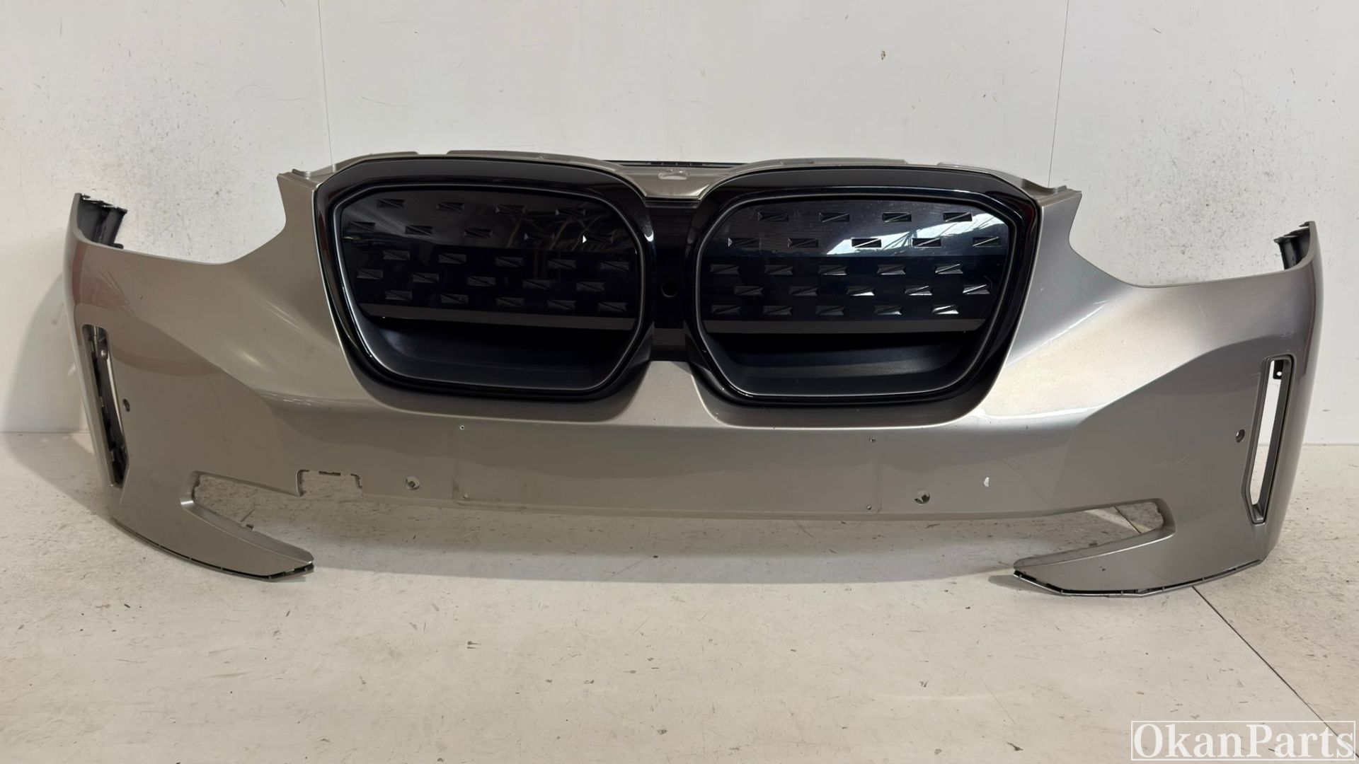 BMW iX3 voorbumper (incl. luchtgeleider)