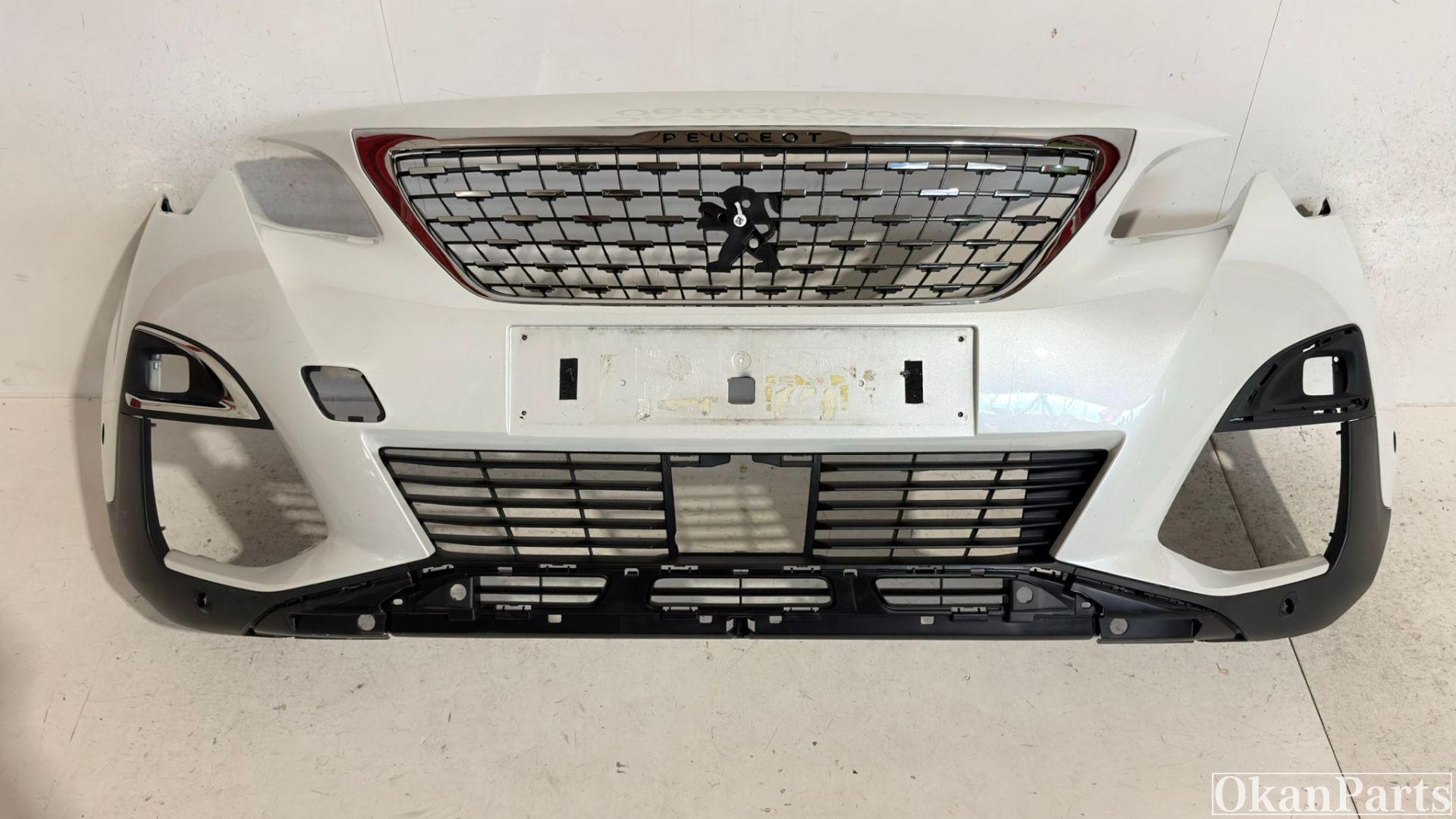 Peugeot 3008 II voorbumper 9815499077