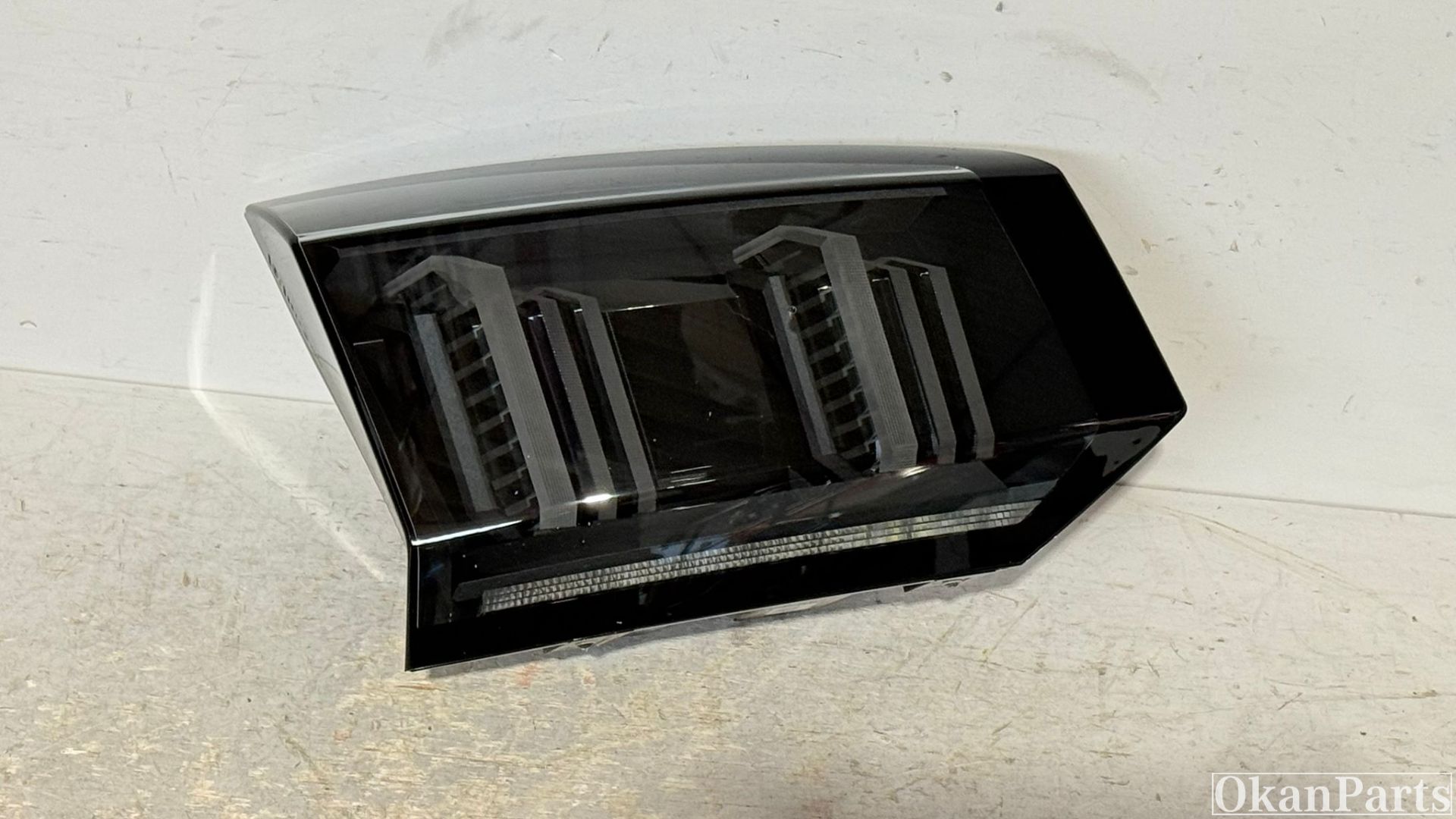 Peugeot 5008 II LED linker achterlicht links 9836231880