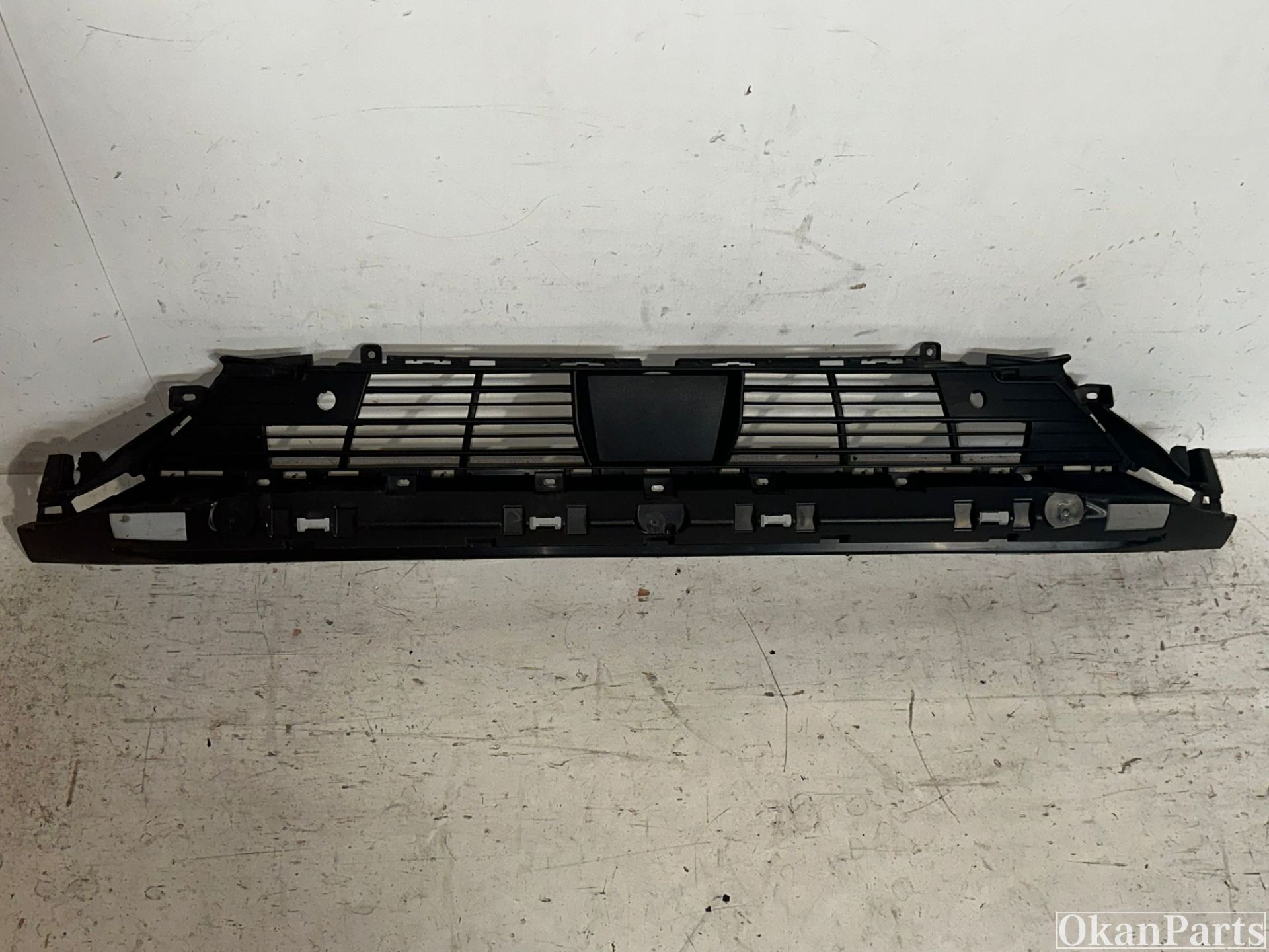 Citroen DS3 onder grille 9820842580