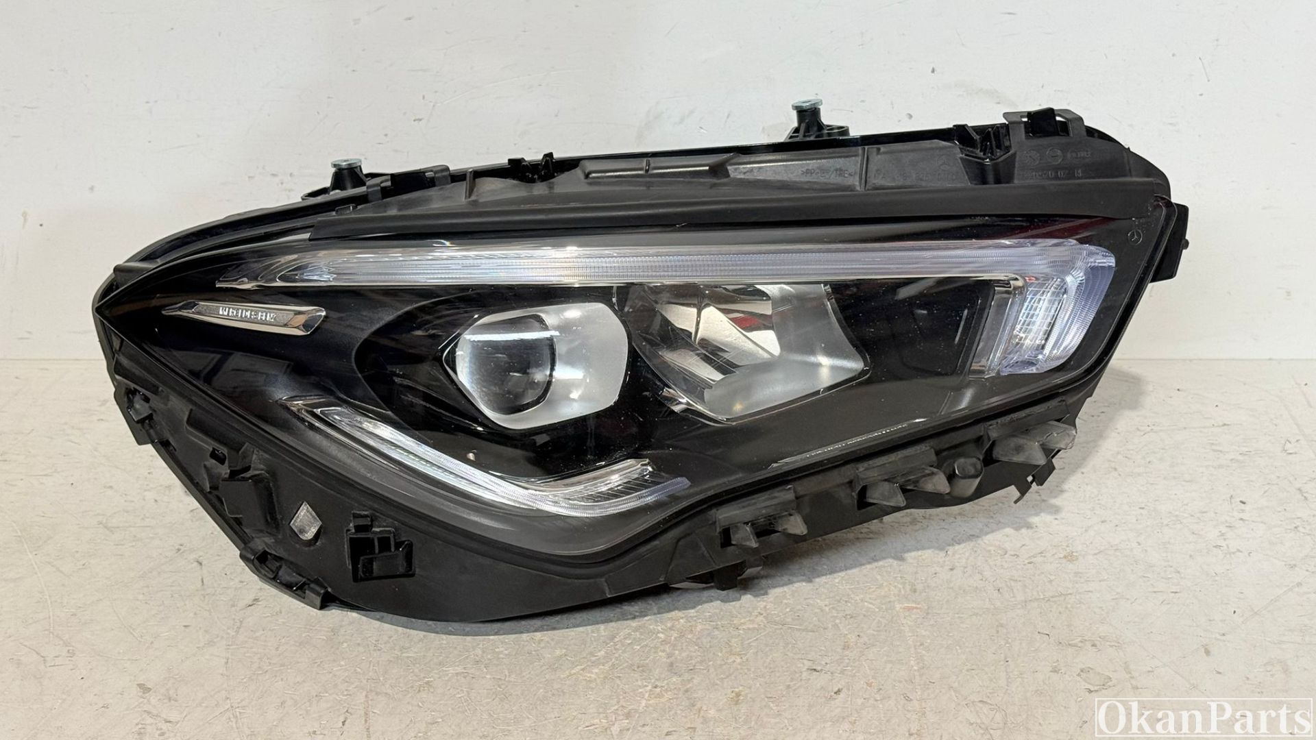 Phare avant droit à LED Mercedes CLA W118 A1189062600