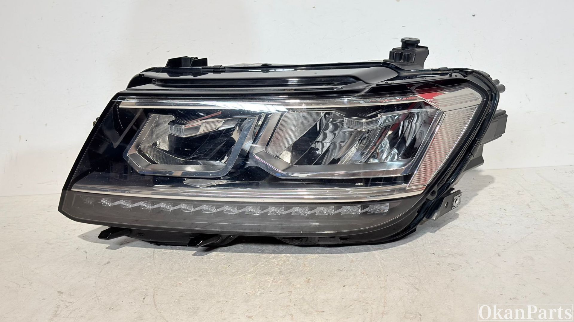 Volkswagen Tiguan 5NA LED-Scheinwerfer links 5NB941035D