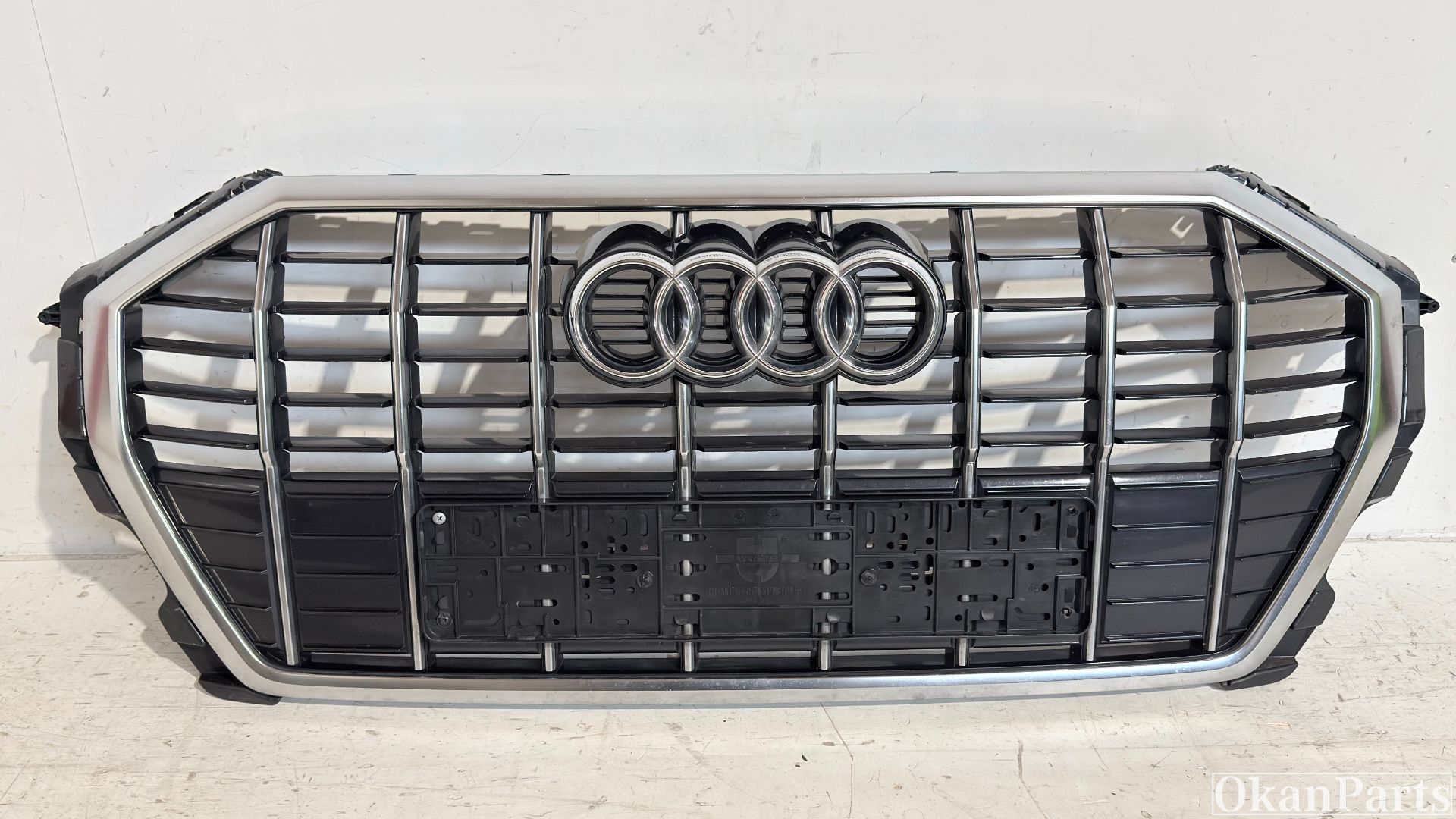 Audi Q3 83A Grille 83A855651E