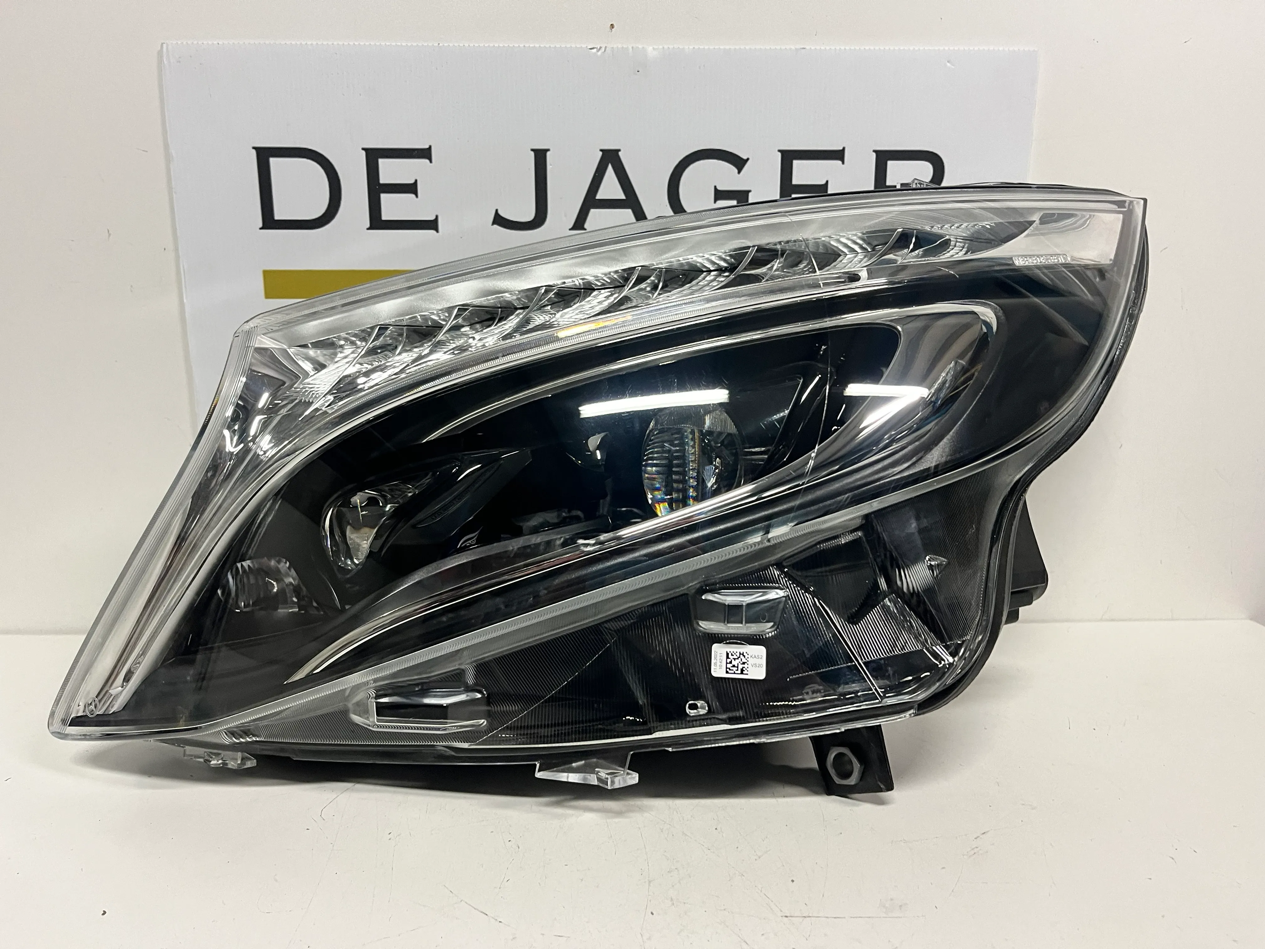MB V CLASS LED ILS HEADLAMP LEFT 2014- A4479061601