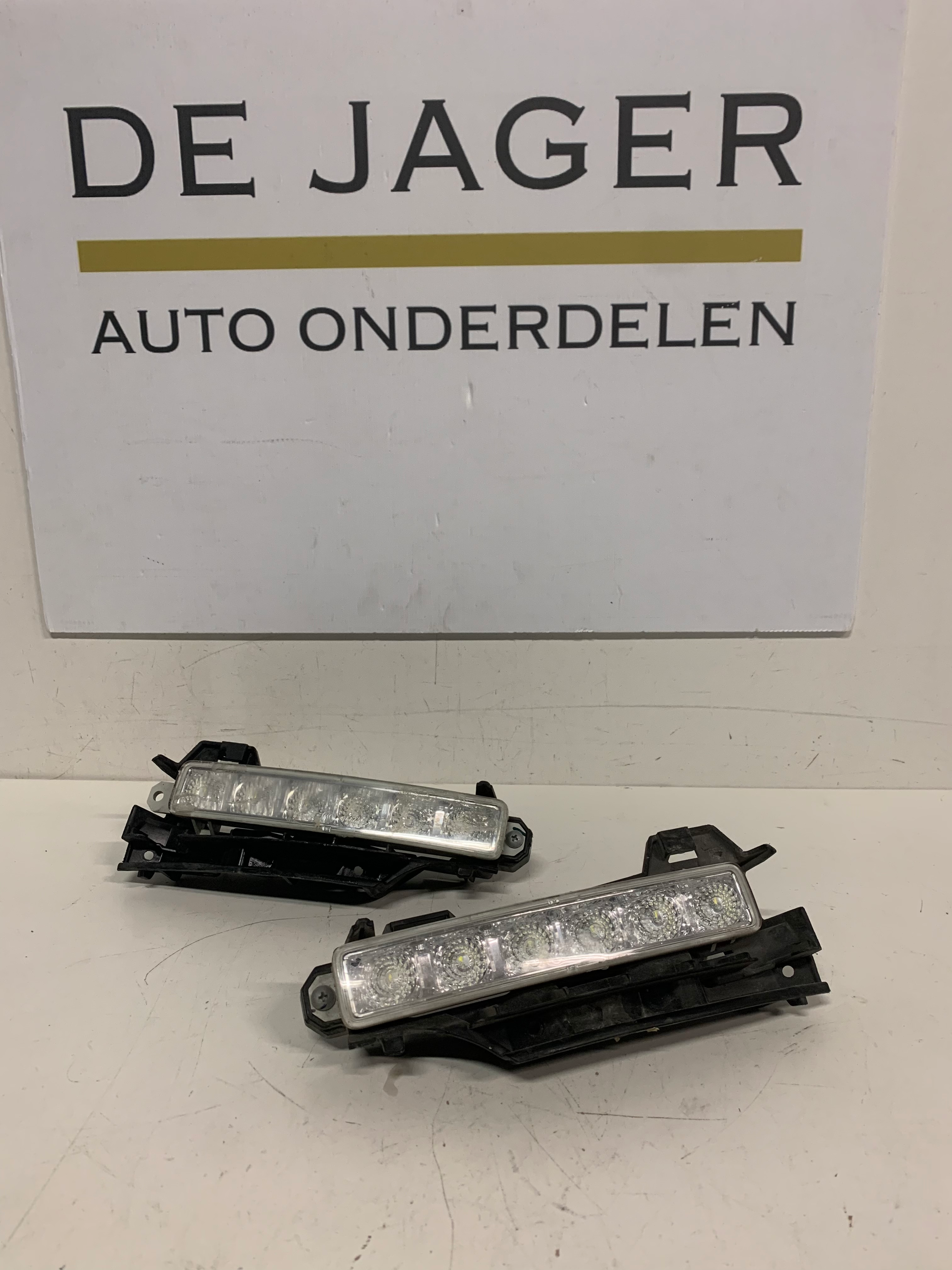 TOYOTA AYGO II TAGFAHRLICHTER SET ORIGINAL 9815568380