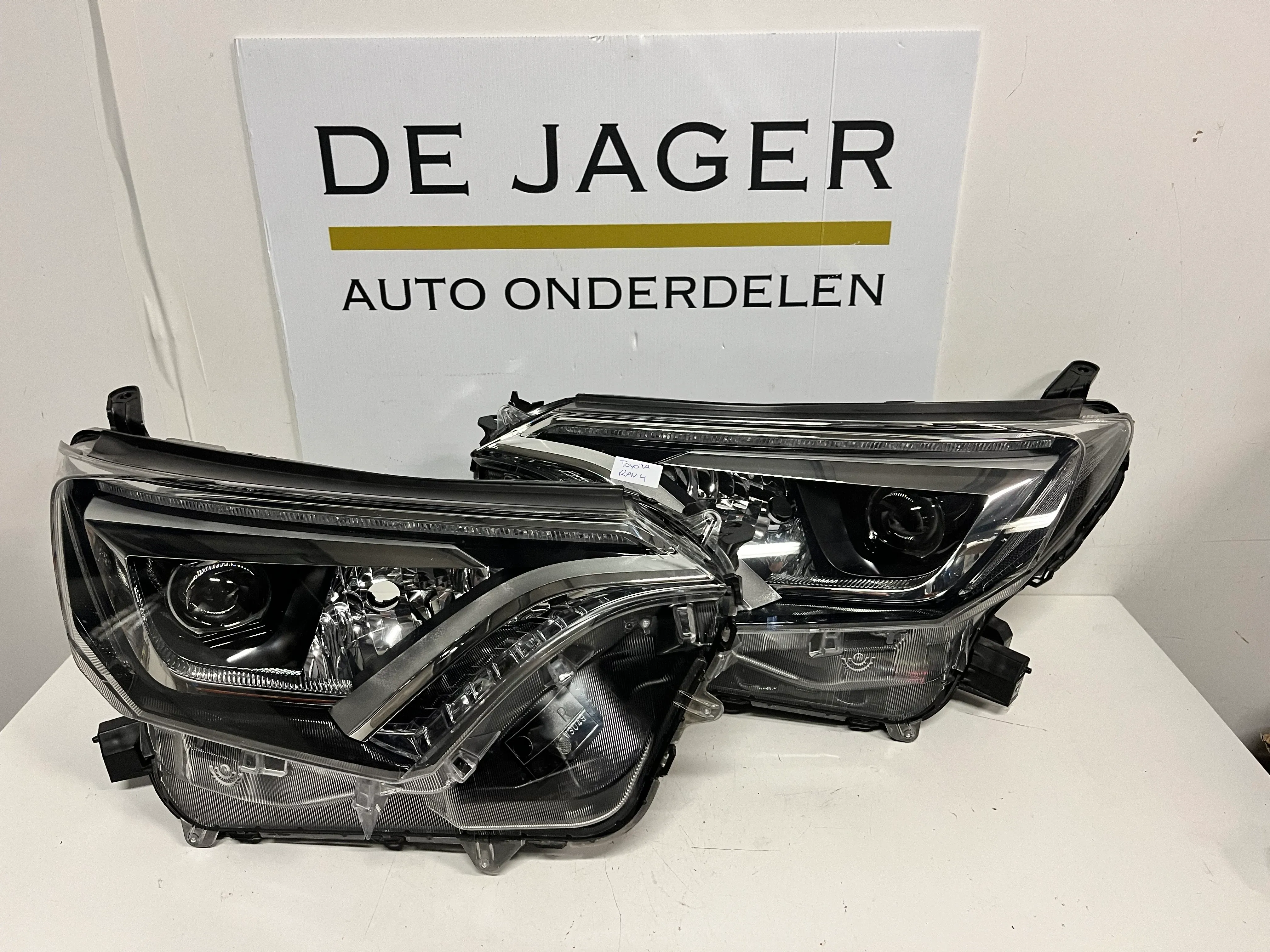 TOYOTA RAV 4 RAV4 VOL LED KOPLAMPEN SET L + R