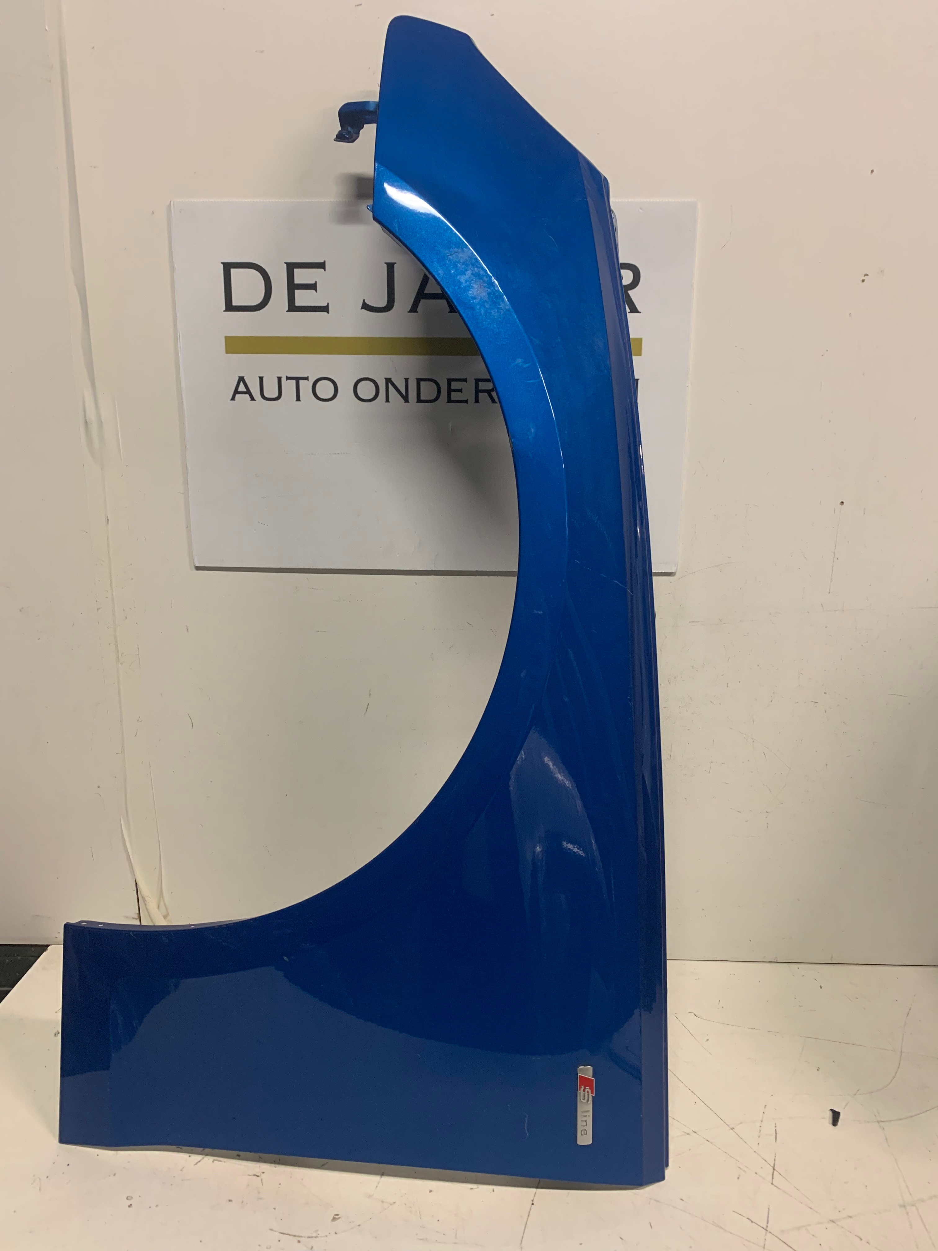 AUDI A4 8W B9 FACELIFT VOORSCHERM SPATBORD ORIGINEEL