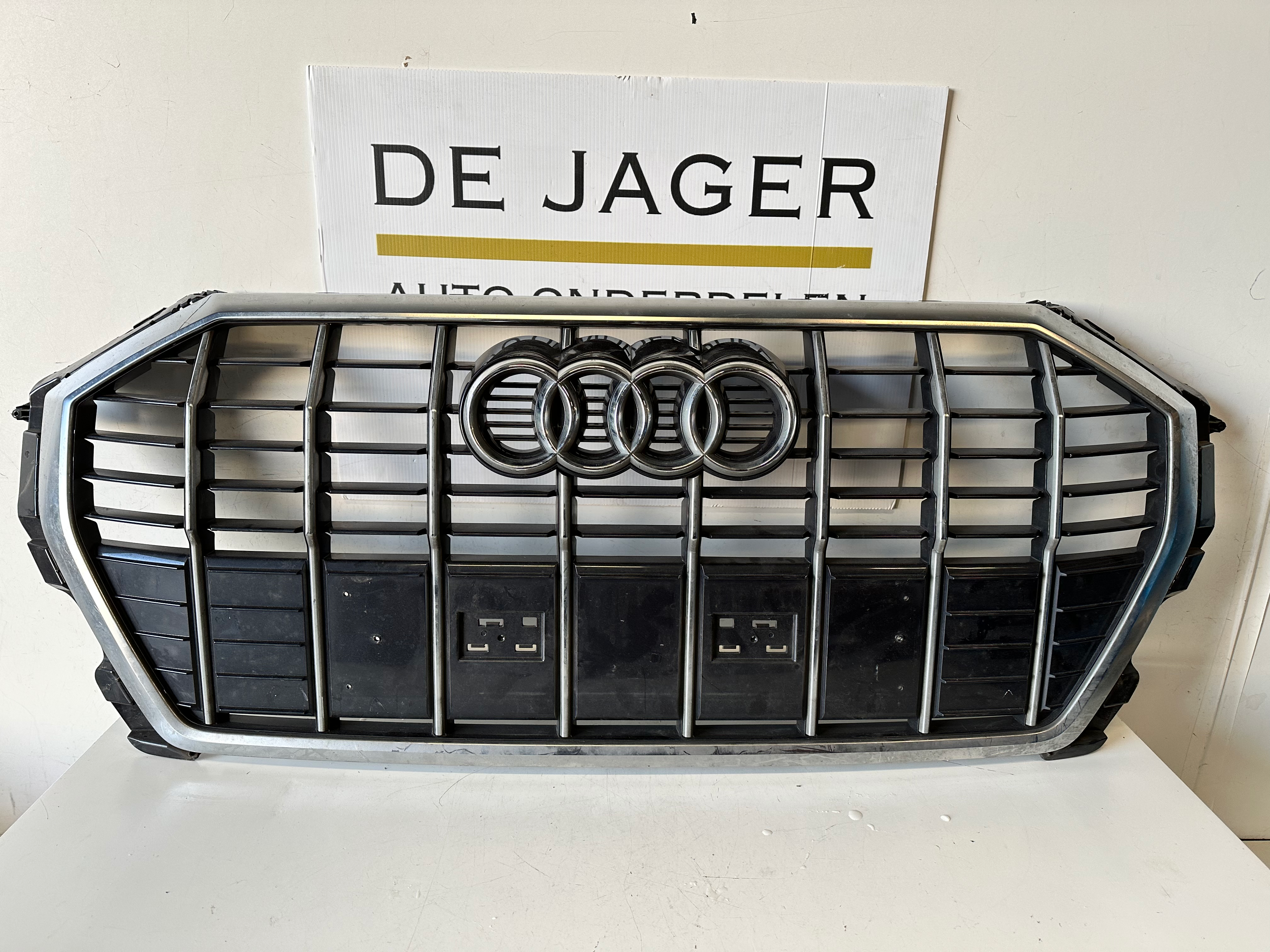AUDI Q3 83A S-LINE GRILL GRILLE CHROME 83A853651