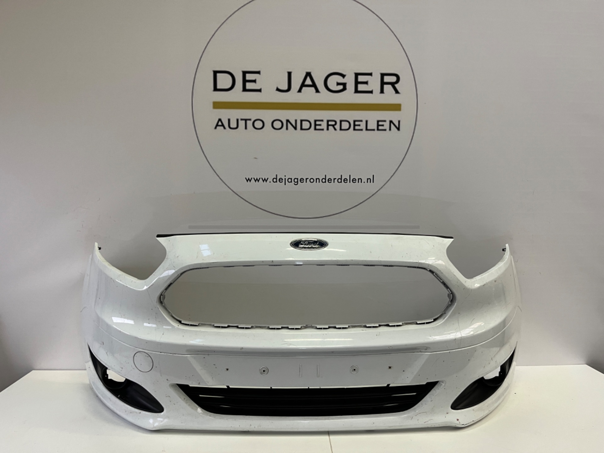 FORD TRANSIT COURIER 2 VOORBUMPER BUMPER 2012-