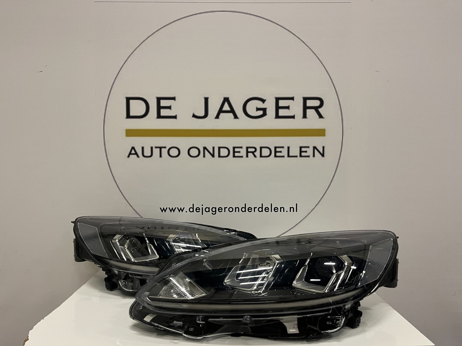 FORD KUGA 3 VOL LED KOPLAMPEN LV4B-13E015-CD LV4B-13E014-CD