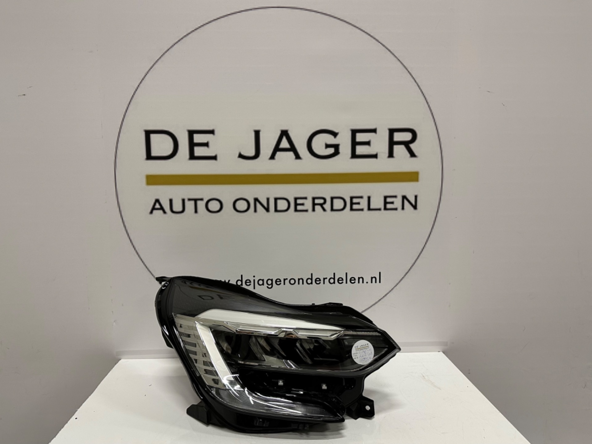 RENAULT CAPTUR II KOPLAMP LED PURE VISION 260104095R RECHTS
