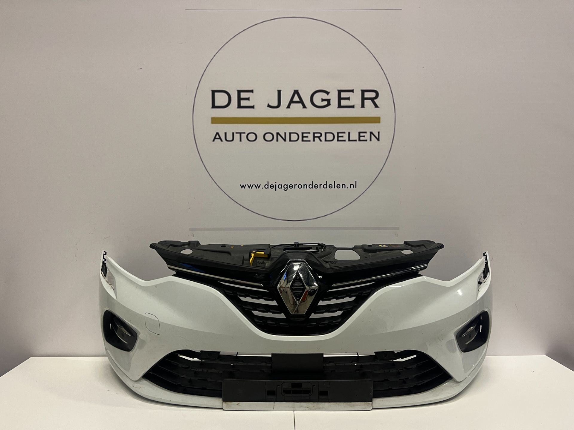 RENAULT CLIO 5 V VOORBUMPER BUMPER COMPLEET 2019- 620228351R
