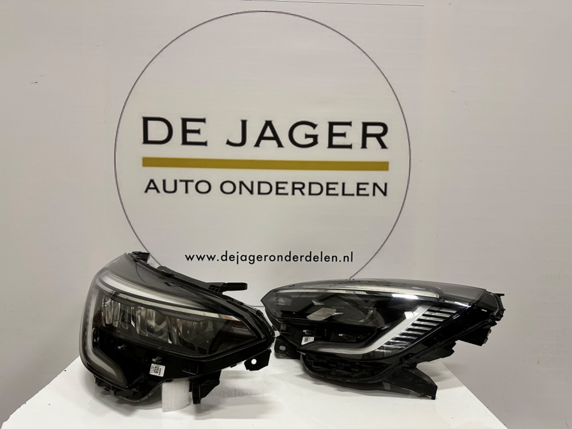RENAULT CLIO V 5 HEADLIGHTS LED PURE VISION SET LEFT RIGHT