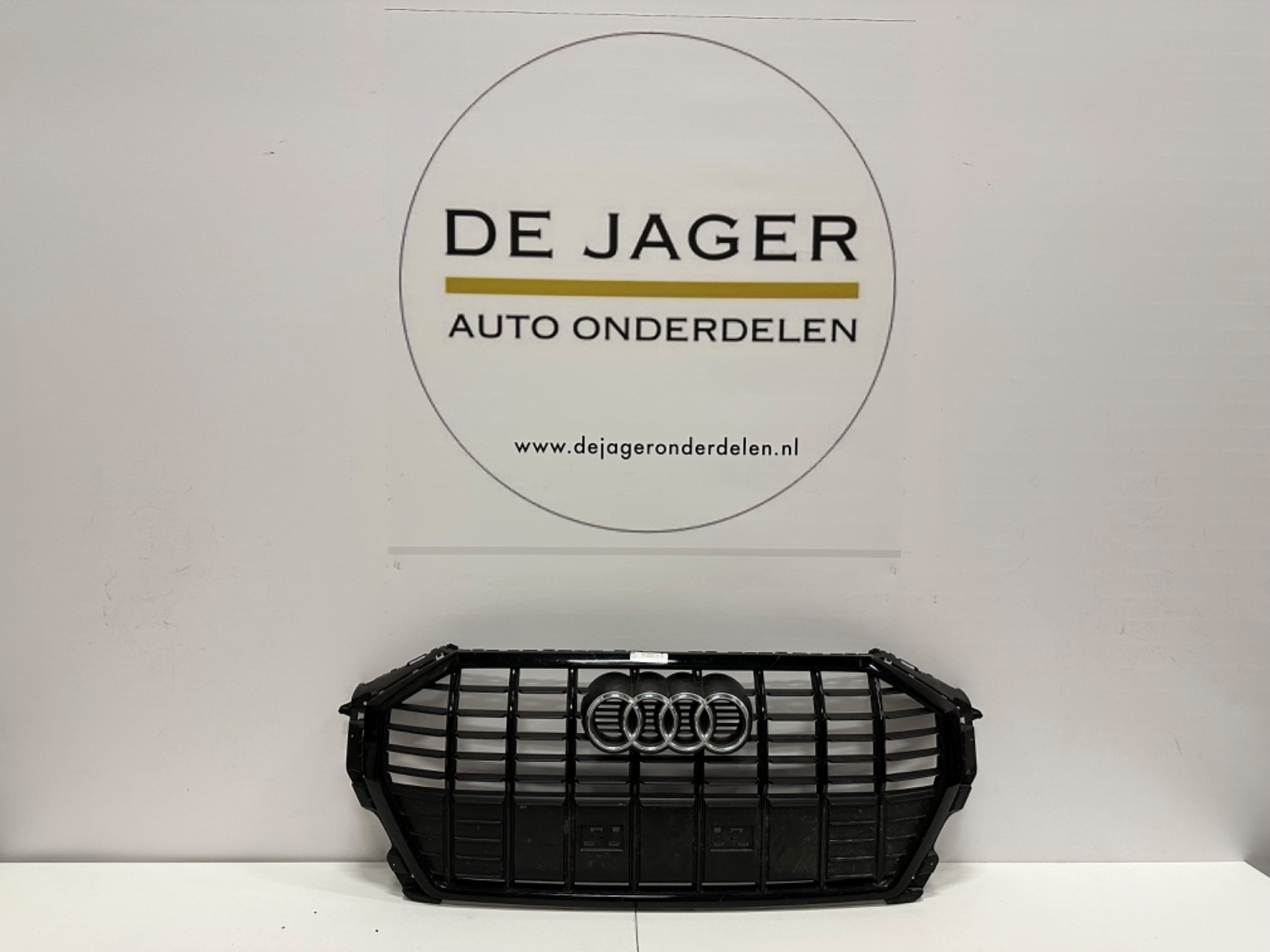 AUDI Q3 83A GRILLE GRILL ORIGINEEL 83A855651E