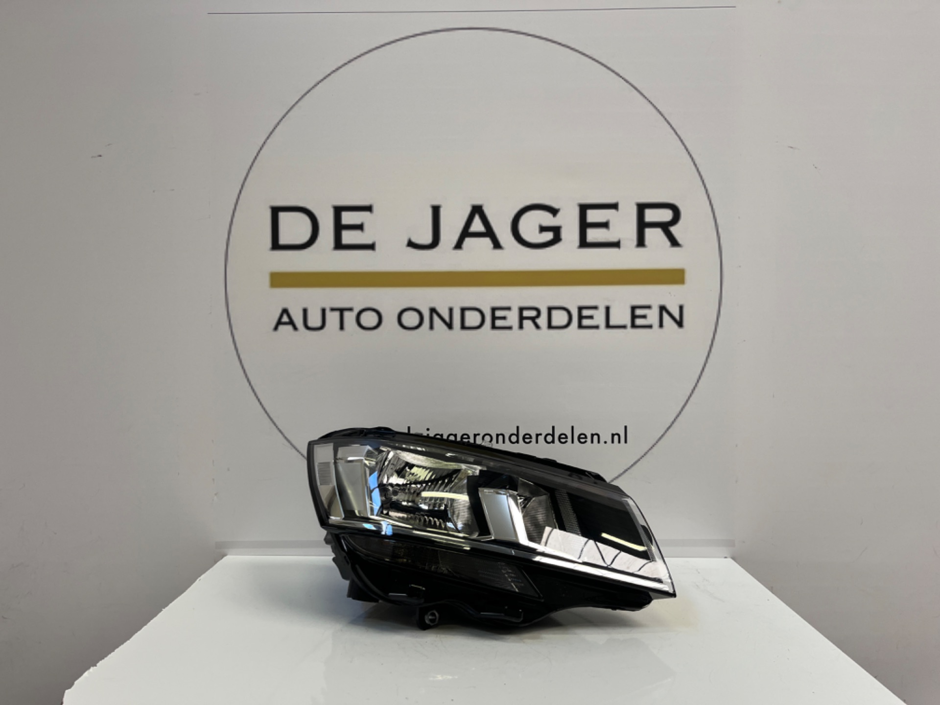 VW TRANSPORTER T6 HALOGEN HEADLIGHT RIGHT 7L1941006B