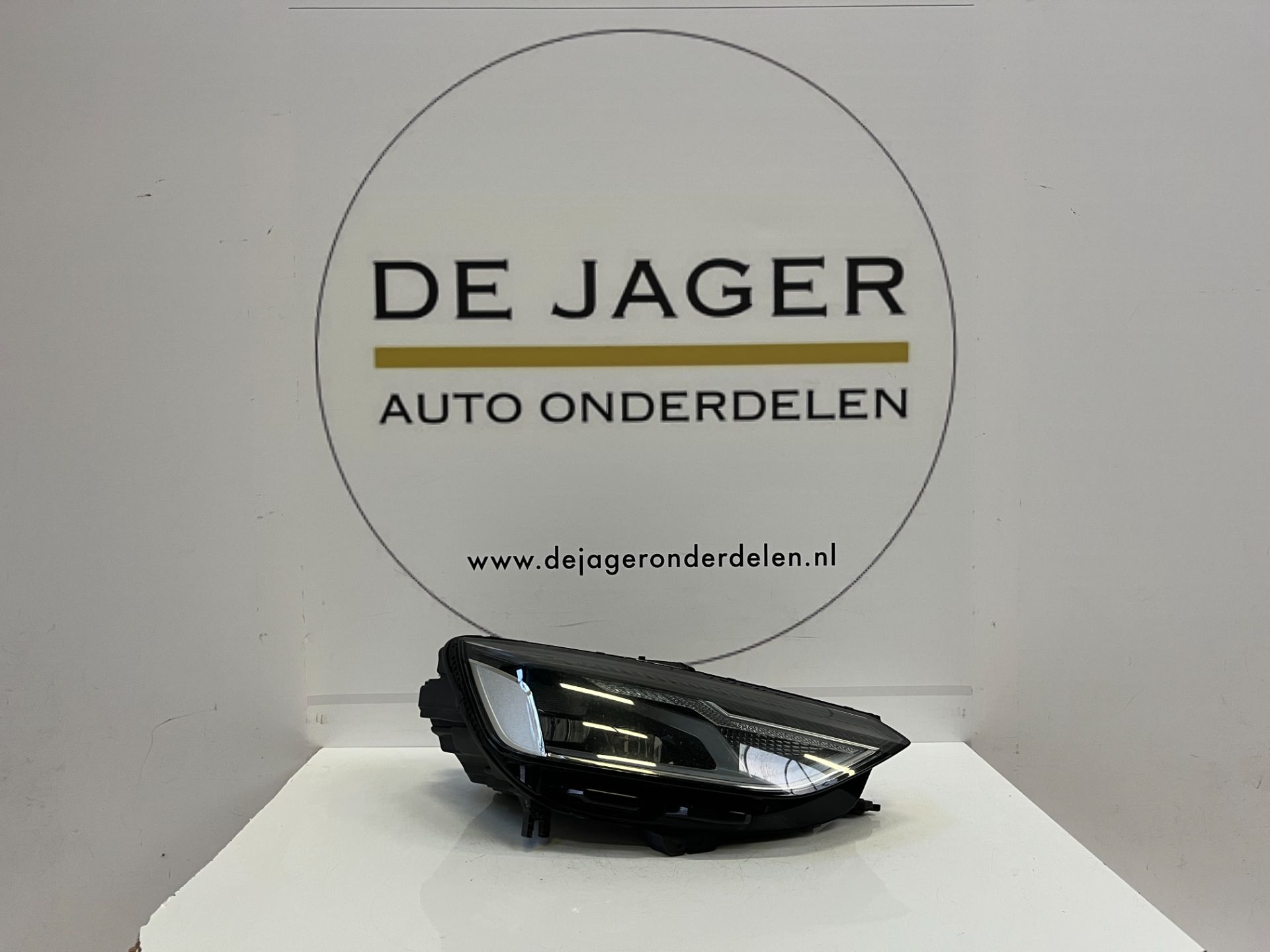 AUDI A4 B9 FACELIFT LED KOPLAMP RECHTS 8W0941012 2020-